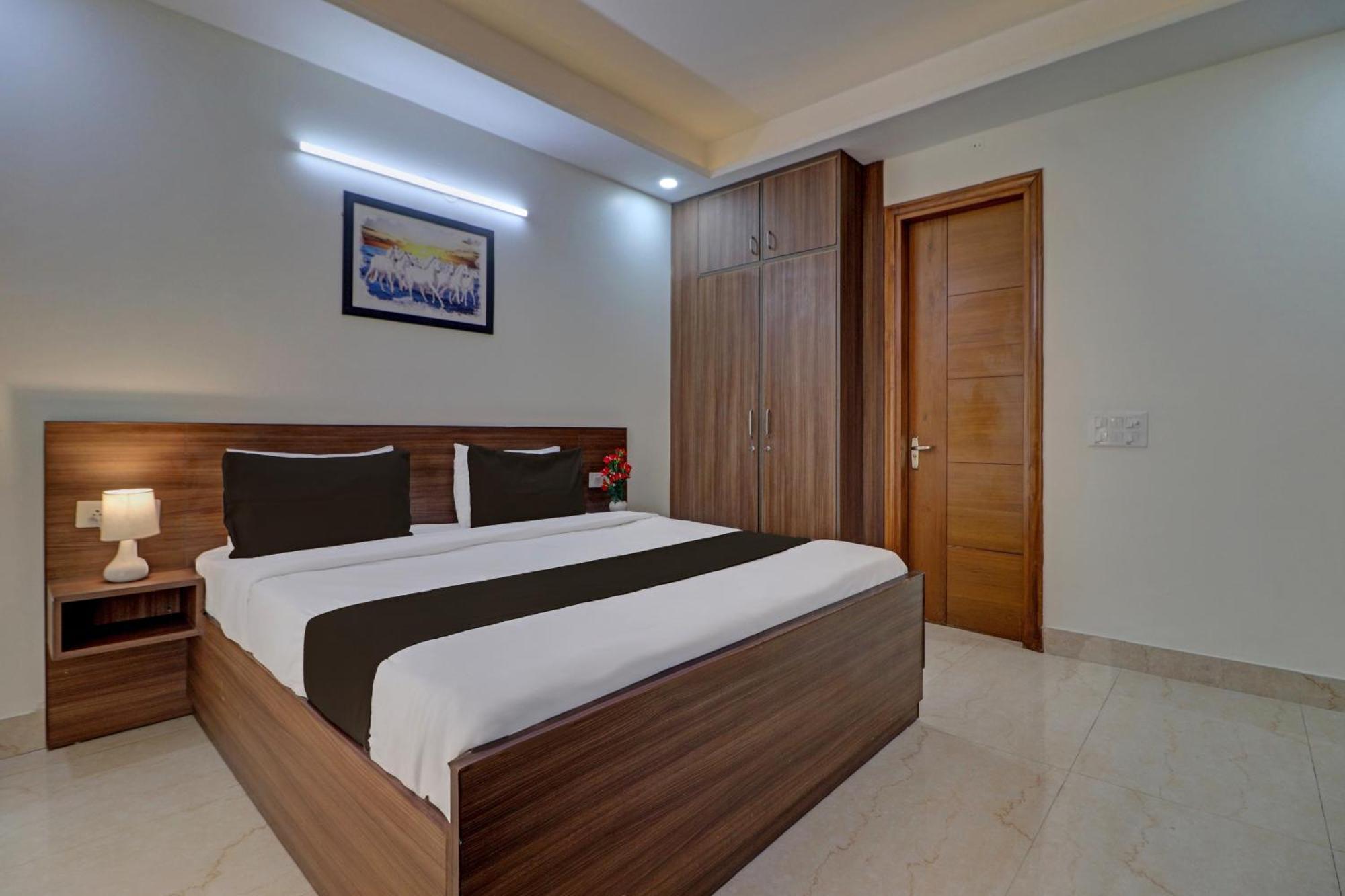 Oyo The Indian Hotel Hotel Gurgaon