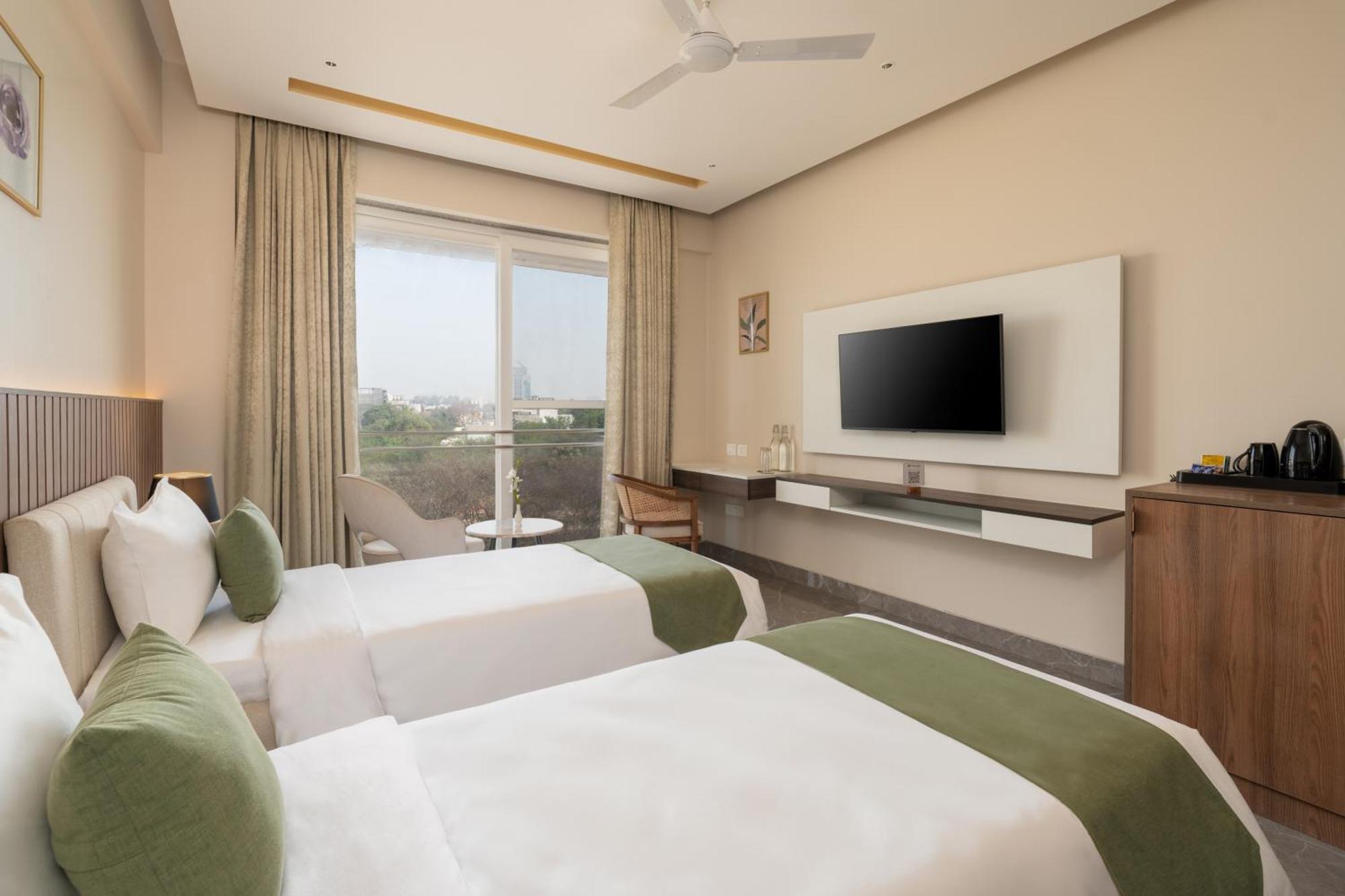Foxtrail, Sector 42 - Am Kollection Hotel Gurgaon