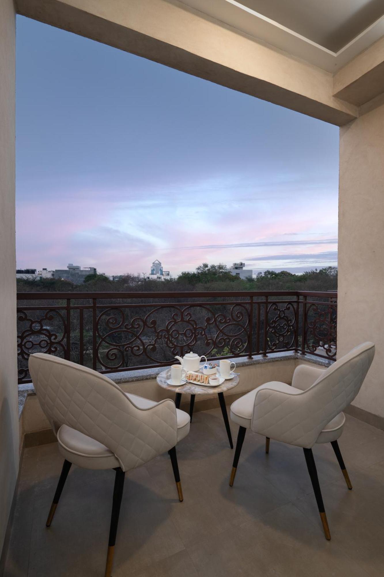 Foxtrail, Sector 42 - Am Kollection Hotel Gurgaon