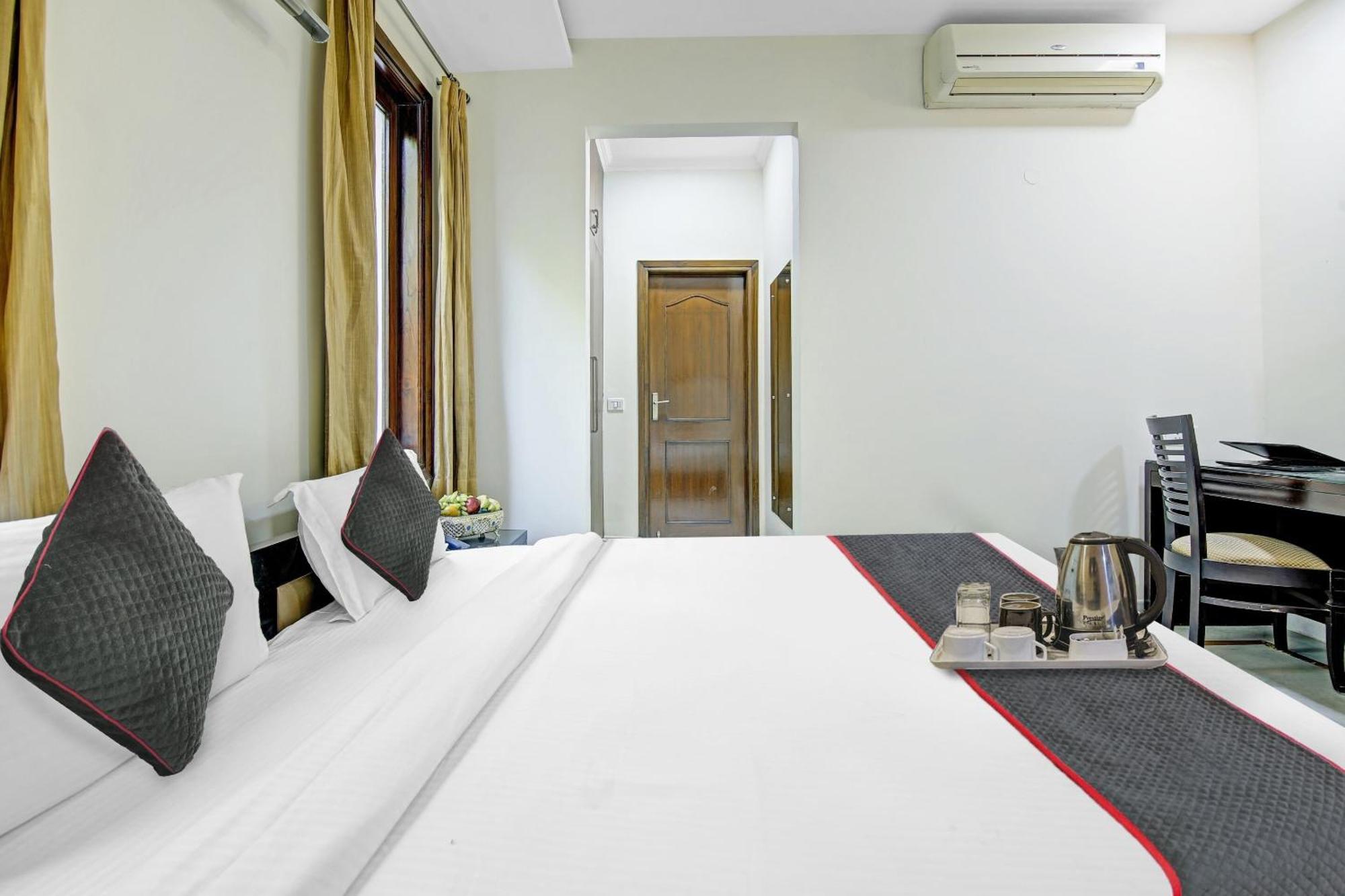 Hotel Collection O Imperial Oak Near Leisure Valley Park 4*