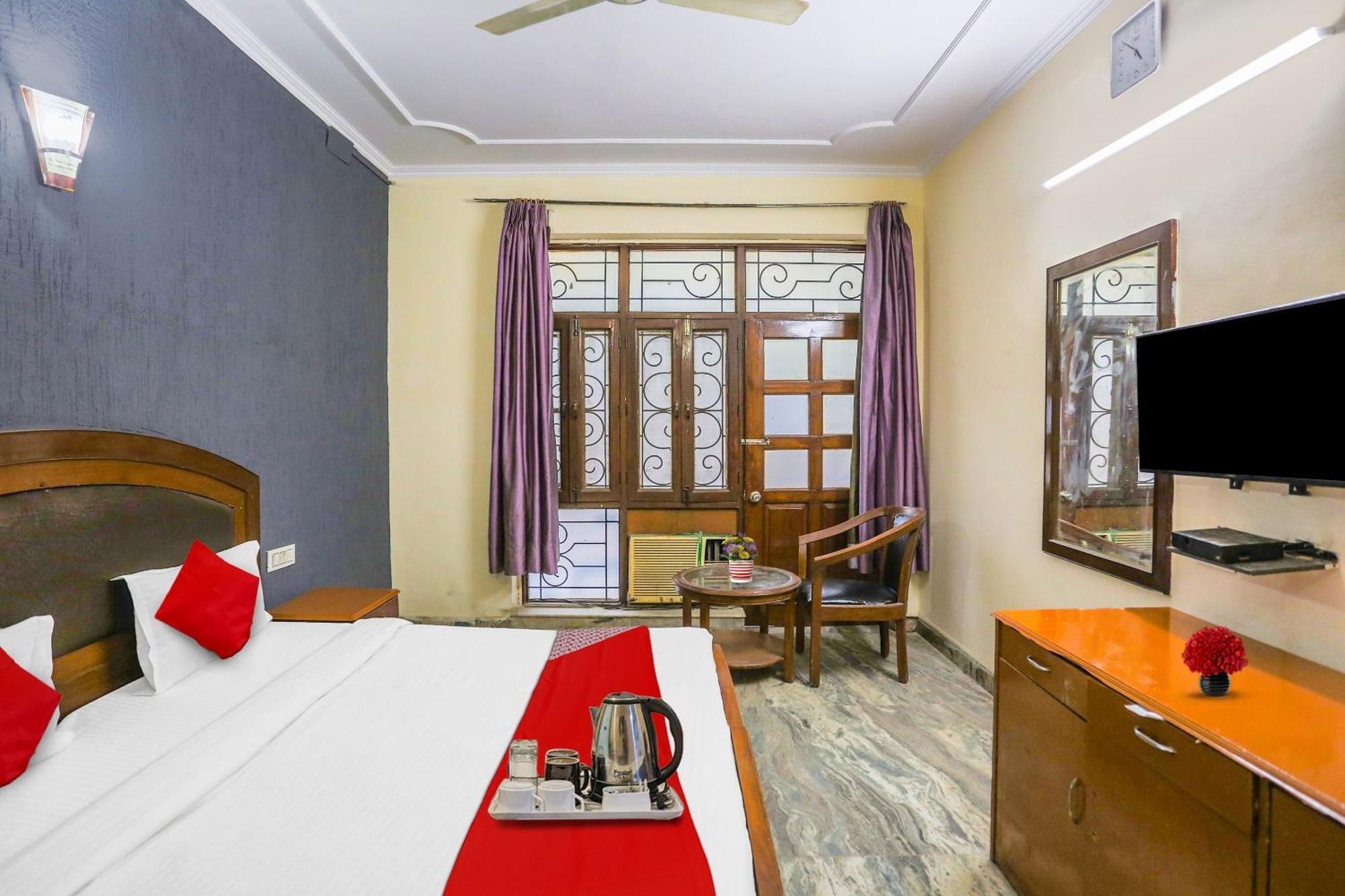 Hotel O Av Homes Near Aravali Biodiversity Park