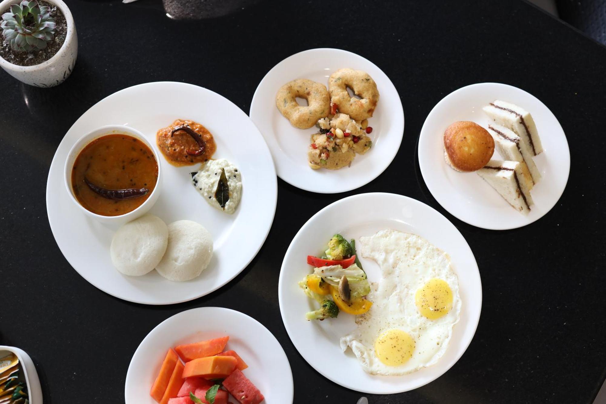 Ahuja Residency Mayfield Garden 3*