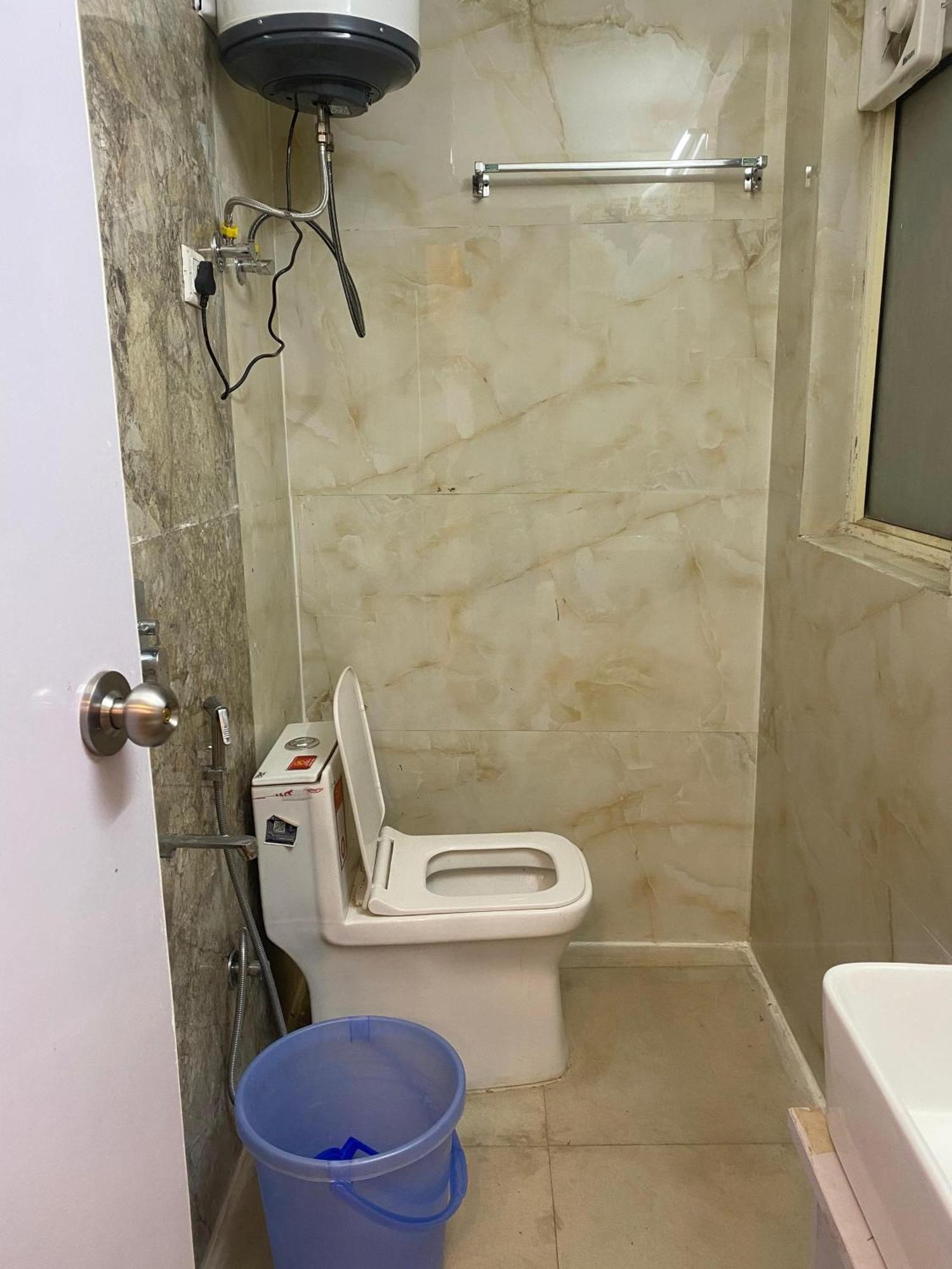 The Sandalwood By La Carnation I Faridabad-gurgaon Road Hotel