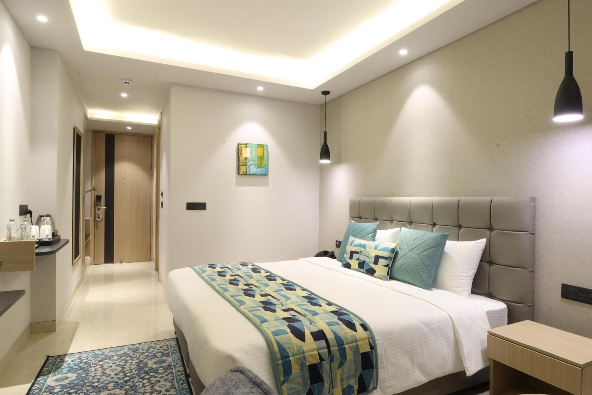 Hotel Ahuja Residency Mayfield Garden 3*