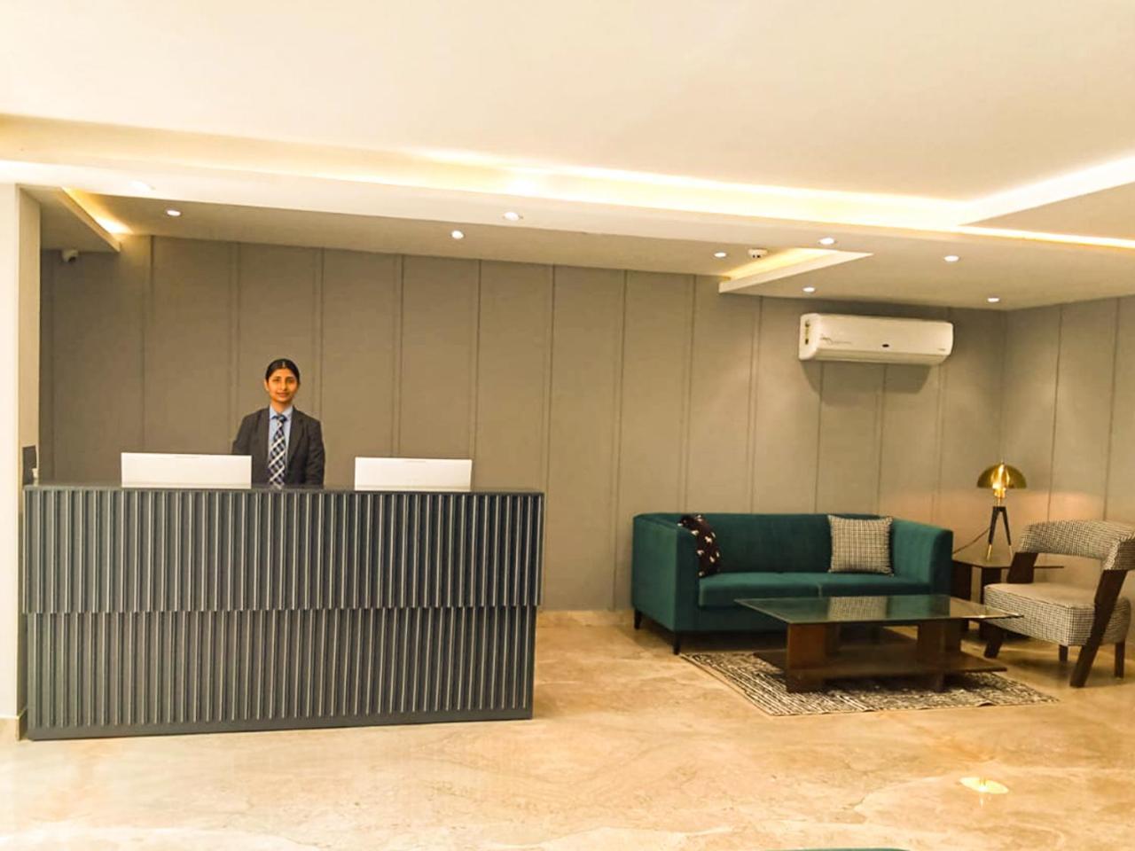 Ahuja Residency Mayfield Garden 3* Gurgaon