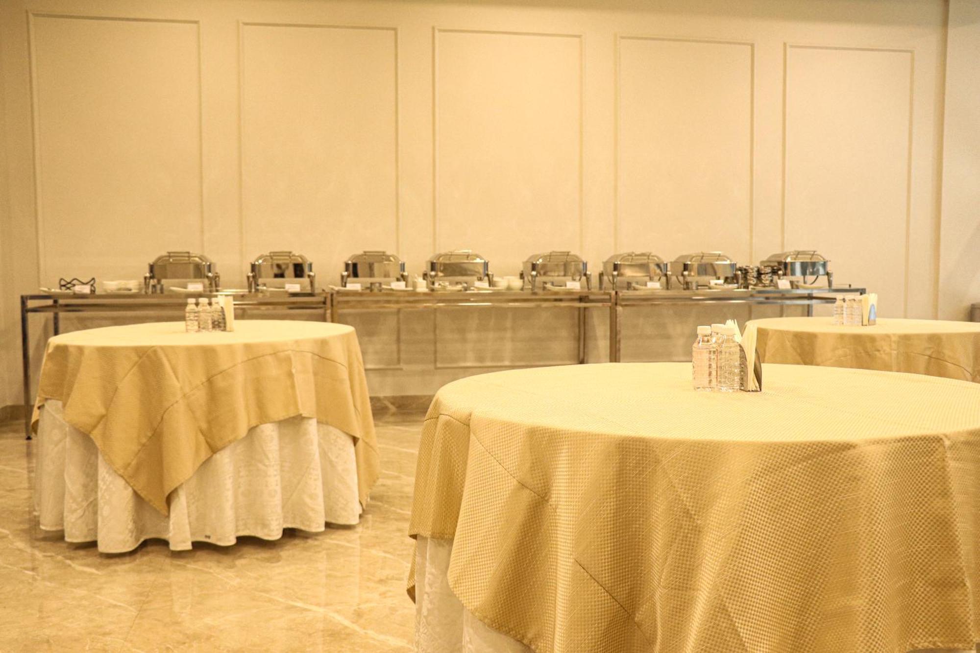 Hotel Ahuja Residency Mayfield Garden
