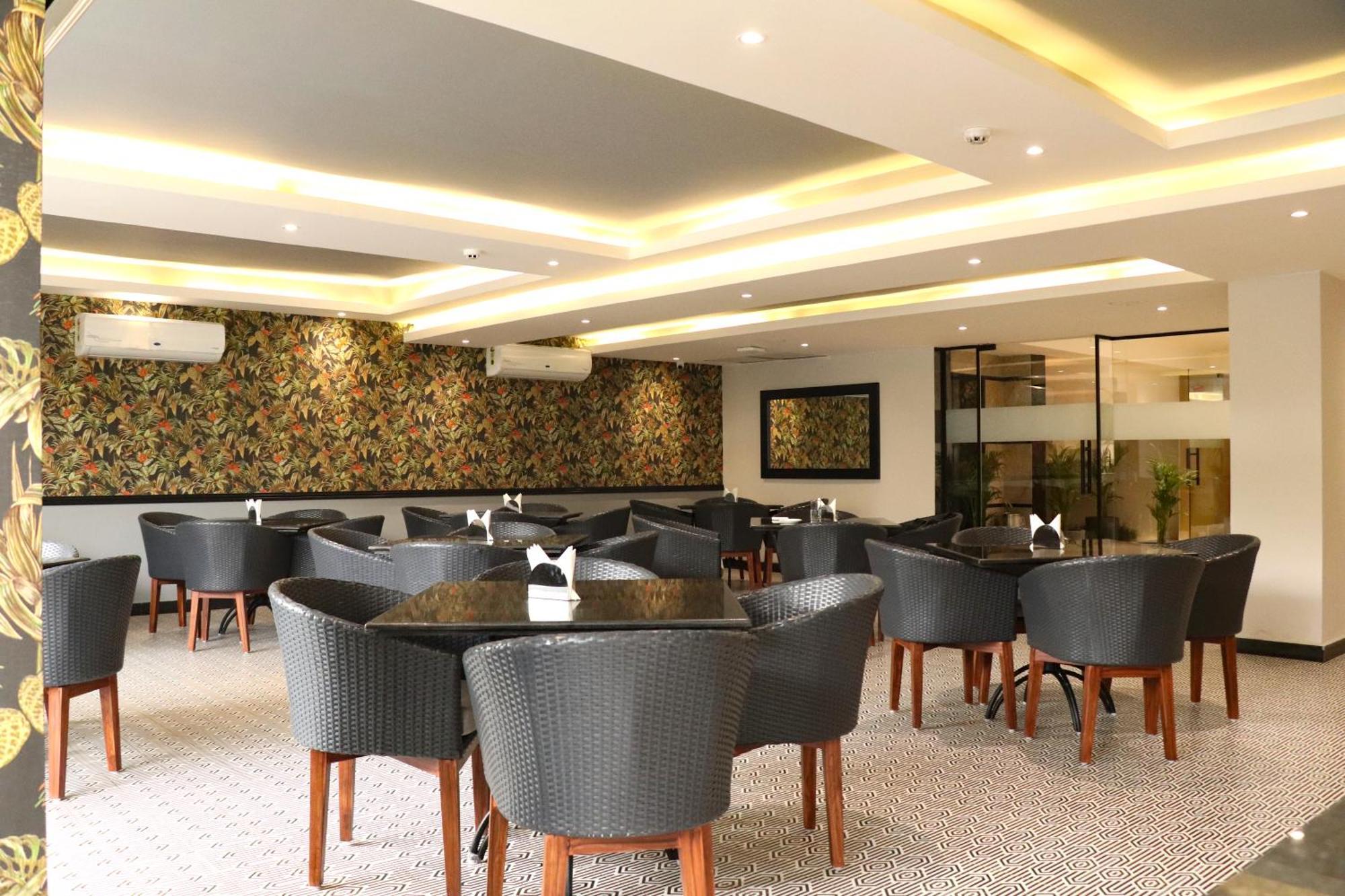 Ahuja Residency Mayfield Garden Hotel 3*