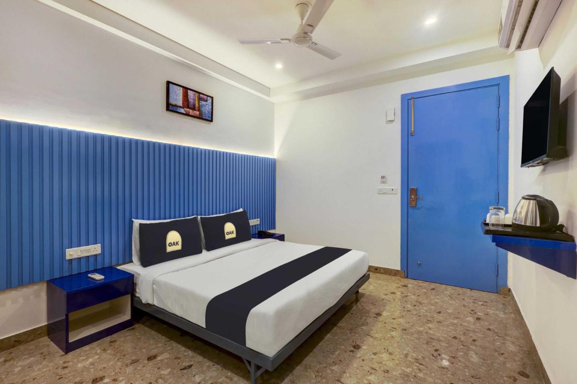 Townhouse Oak Elite Golf 3* Gurgaon