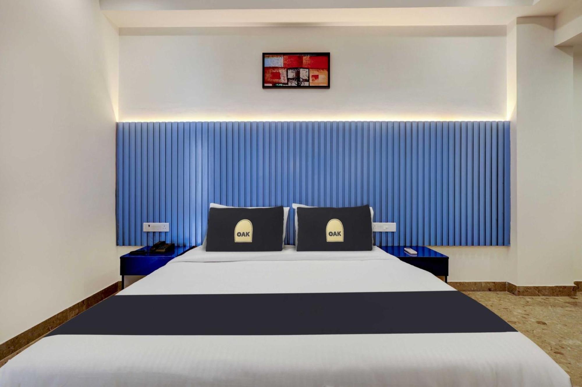 Townhouse Oak Elite Golf Hotel
