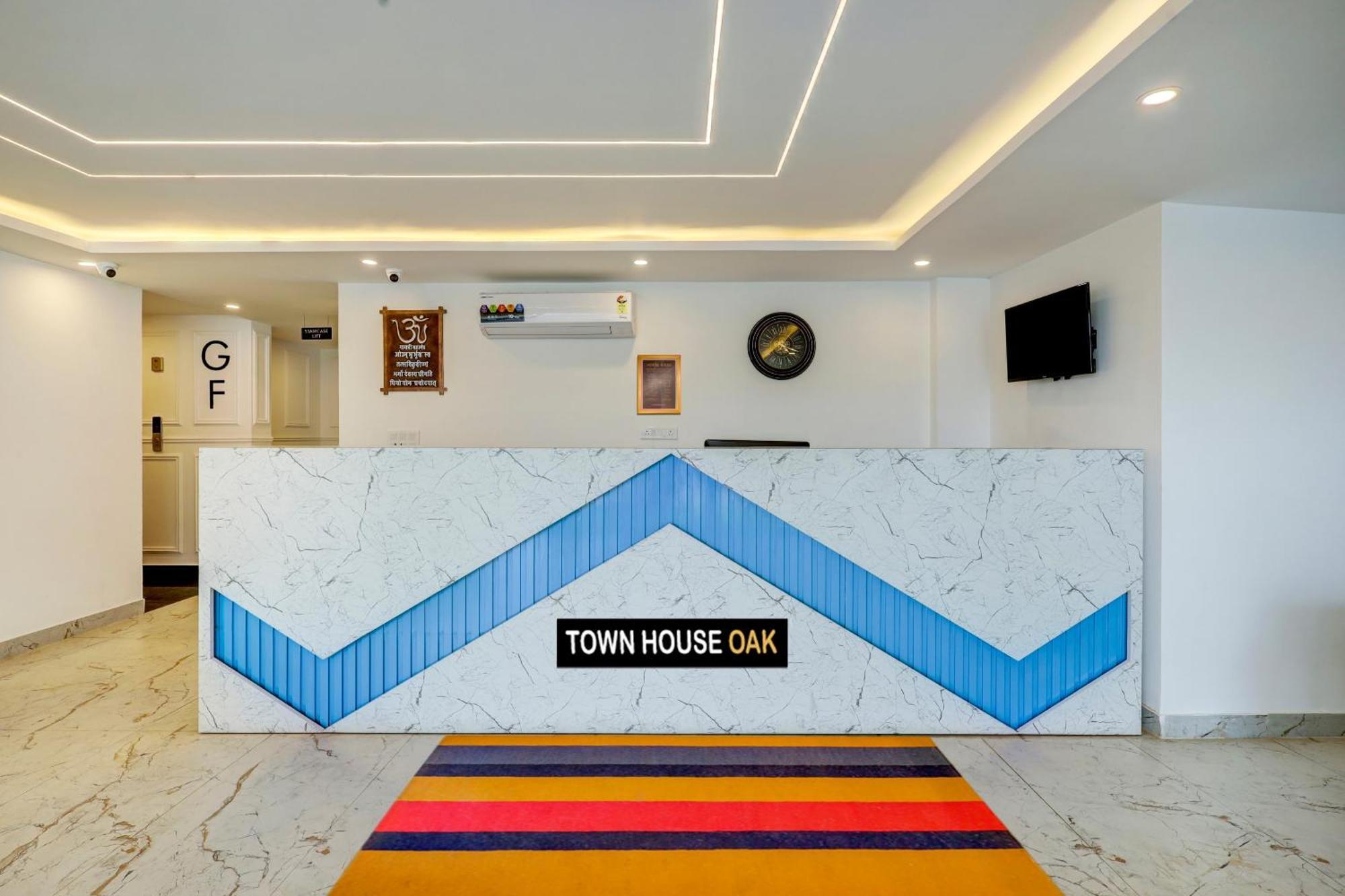 Hotel Townhouse Oak Elite Golf Gurgaon