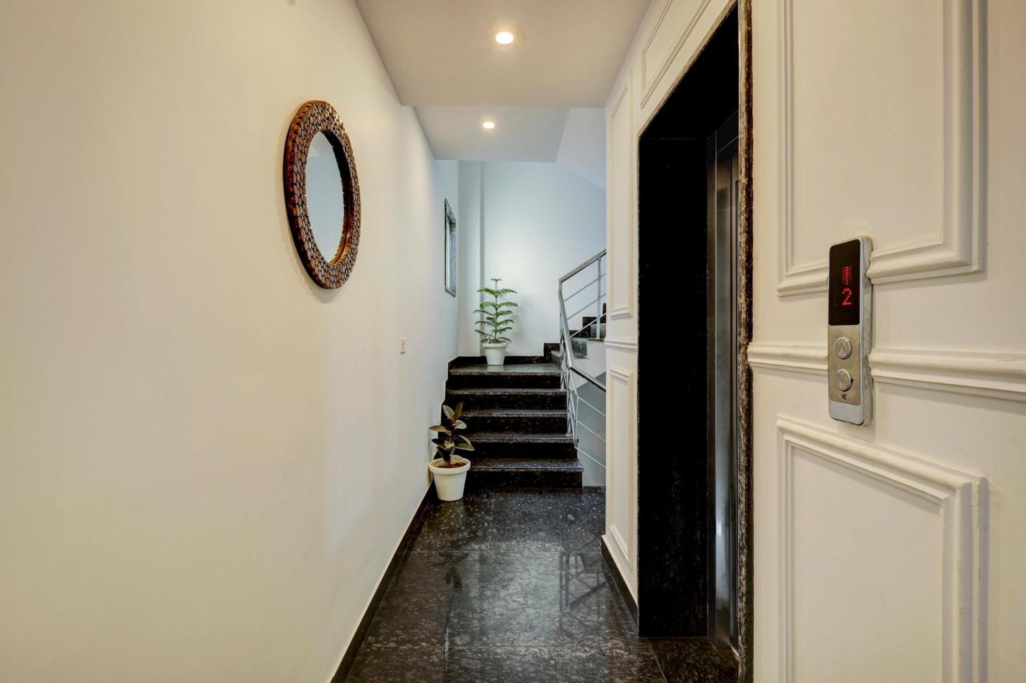 Townhouse Oak Elite Golf 3* Gurgaon