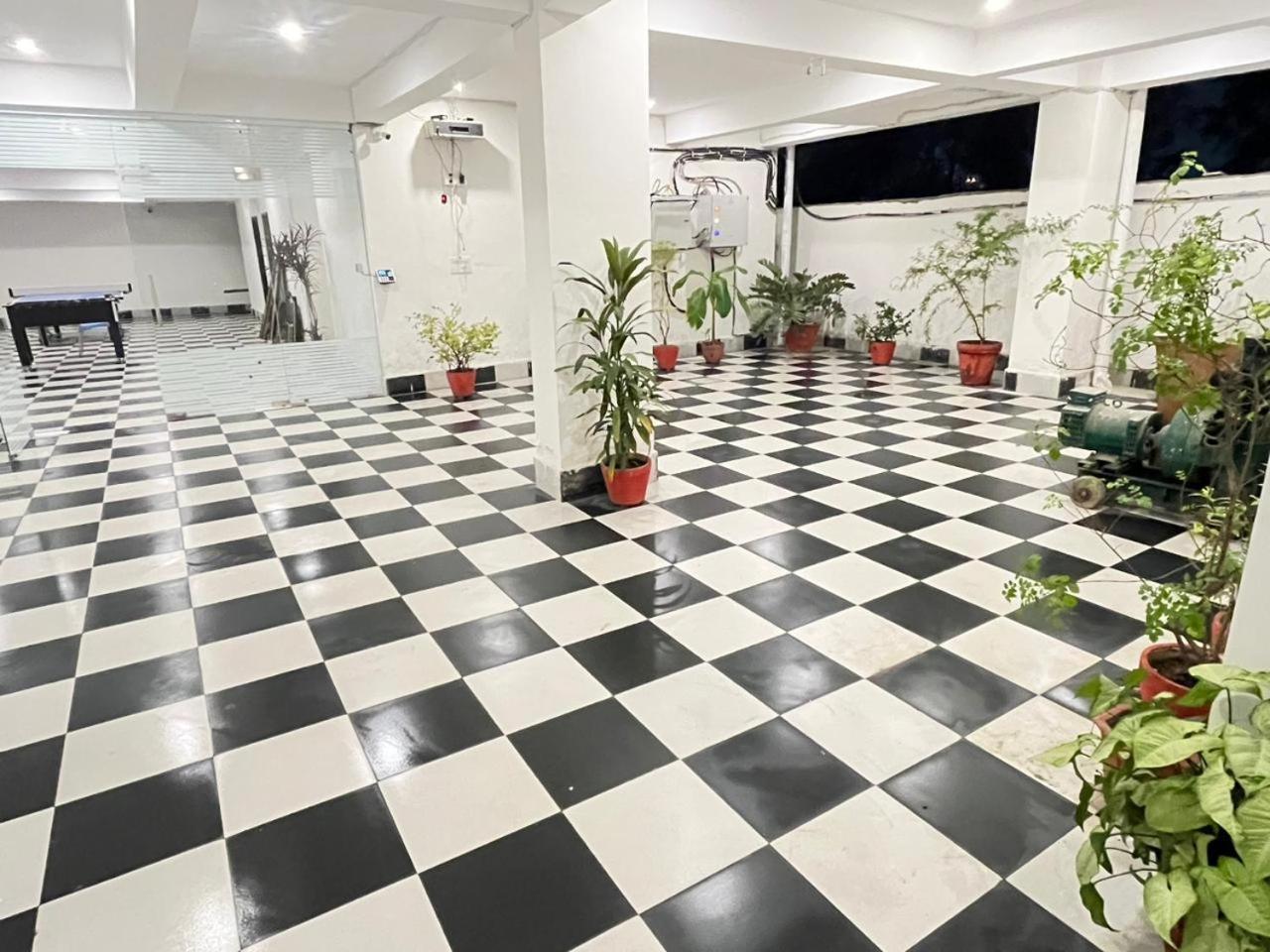 Apna Homes & I Gurugram I Sector-71 Hotel Gurgaon
