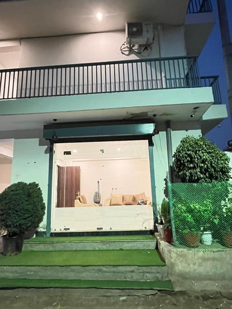 Apna Homes & I Gurugram I Sector-71 Hotel Gurgaon