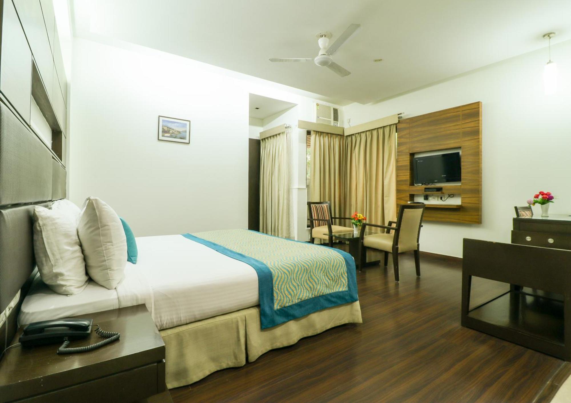 Convenient Executive Near Mg Road Metro Apartment Gurgaon