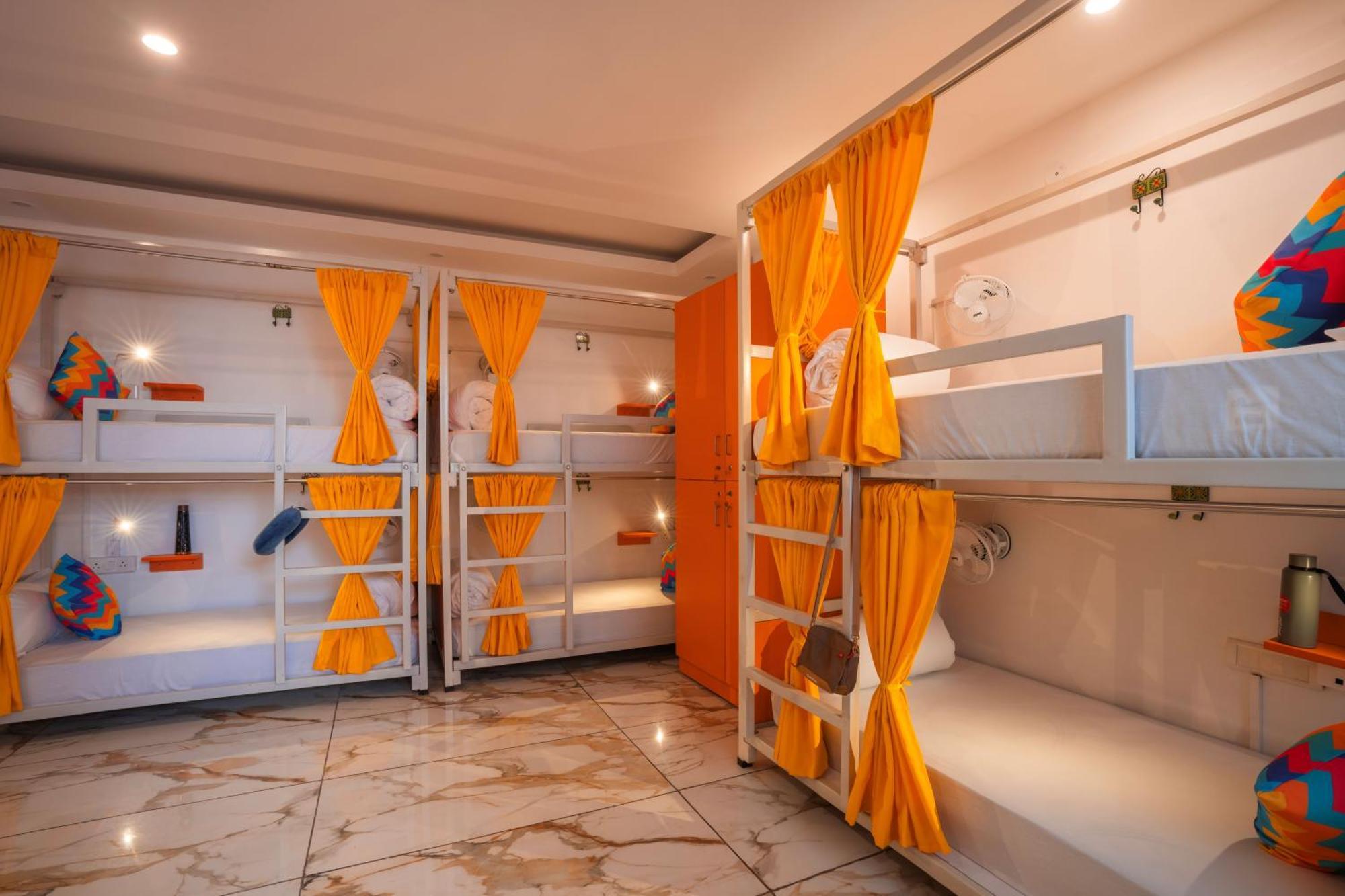 Hostel Gostops Gurugram, Baani Square *