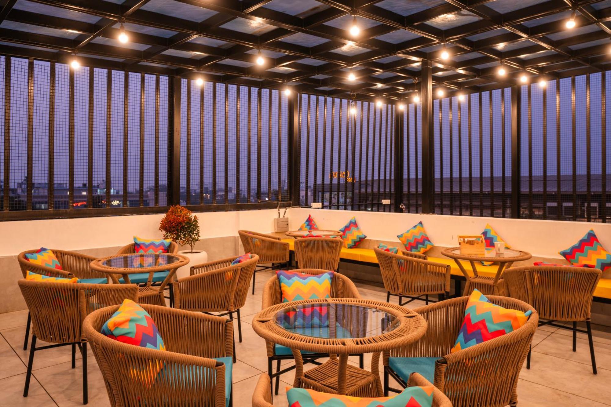 Gostops Gurugram, Baani Square Hostel Gurgaon