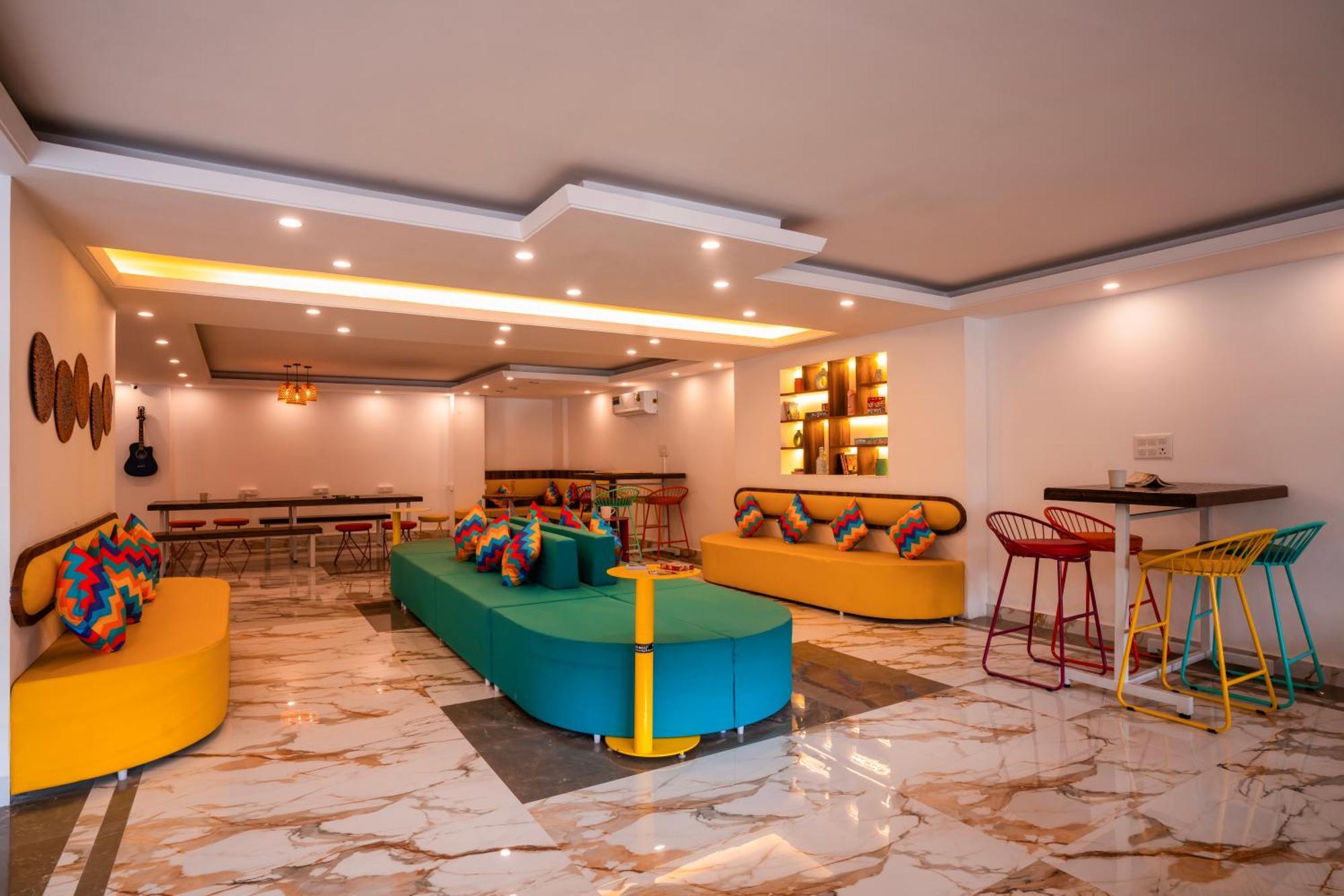 Gostops Gurugram, Baani Square Hostel *