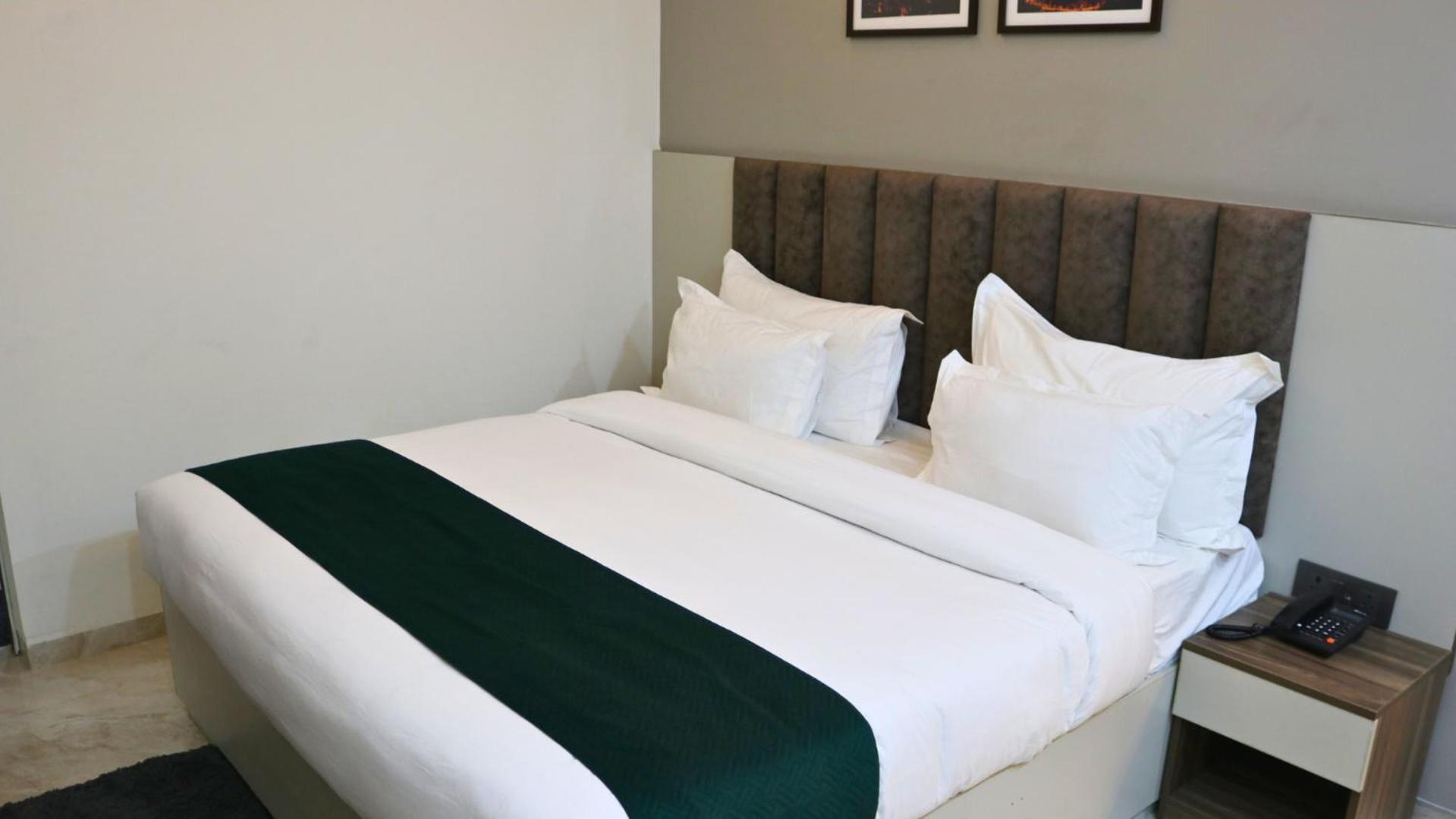 Ava And Corporates Millennium Hotel