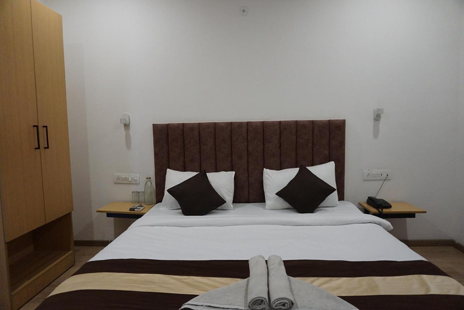 Hotel Tipsyy 018 3*