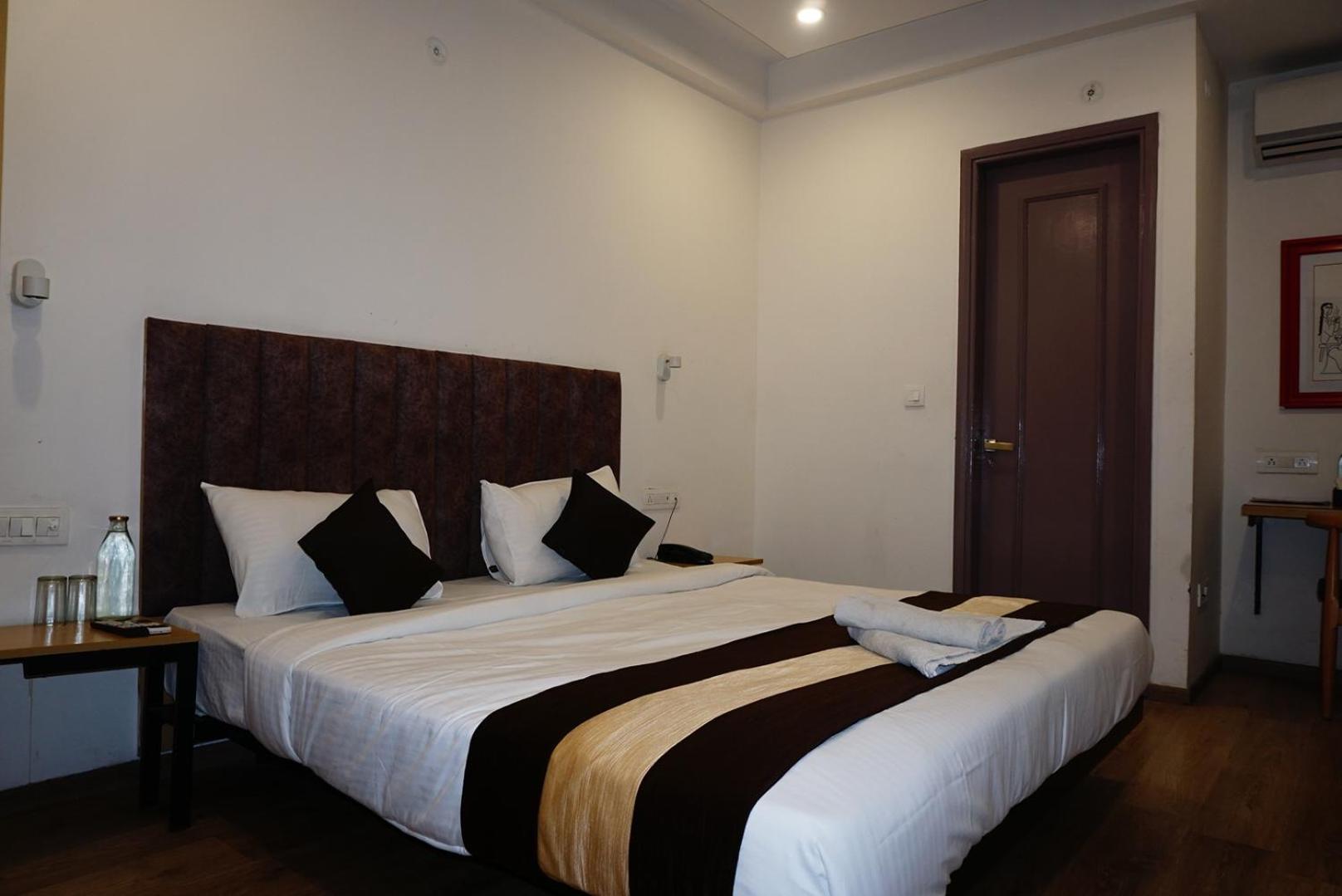 Hotel Tipsyy 018 3*