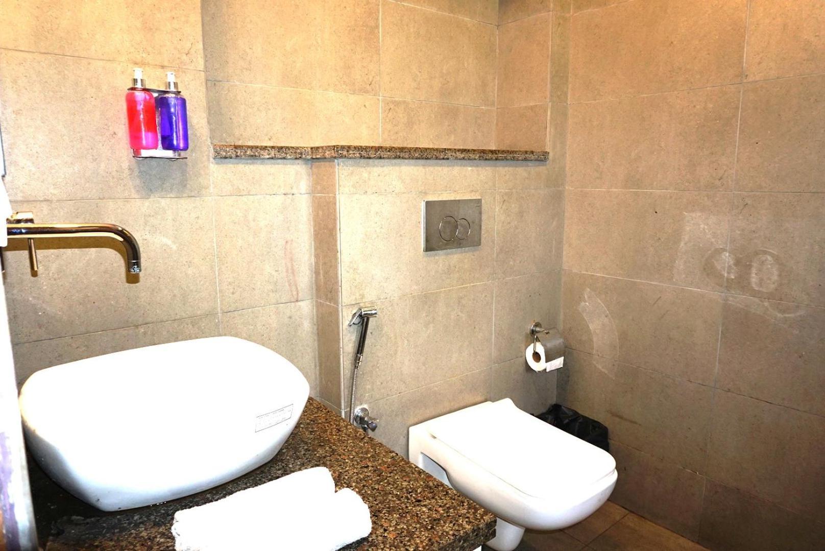 Hotel Tipsyy 018 Gurgaon