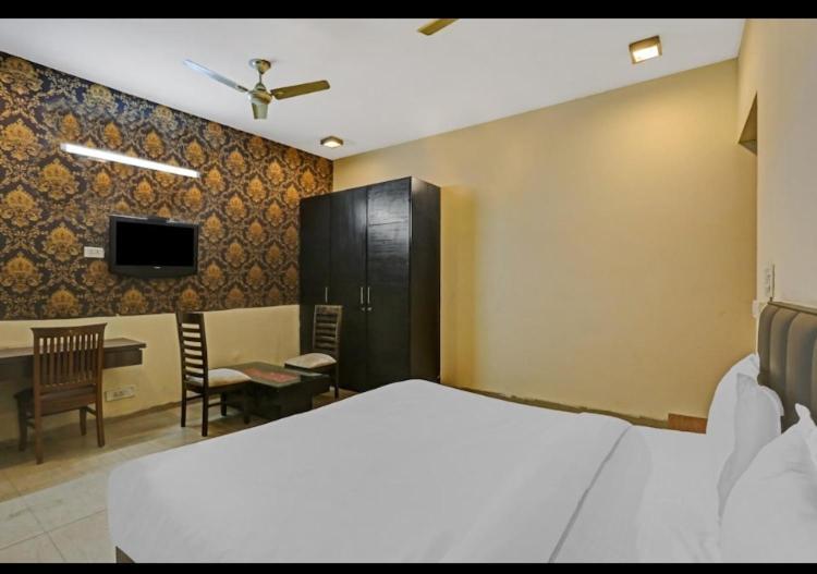 Bellmore Hotel 3*