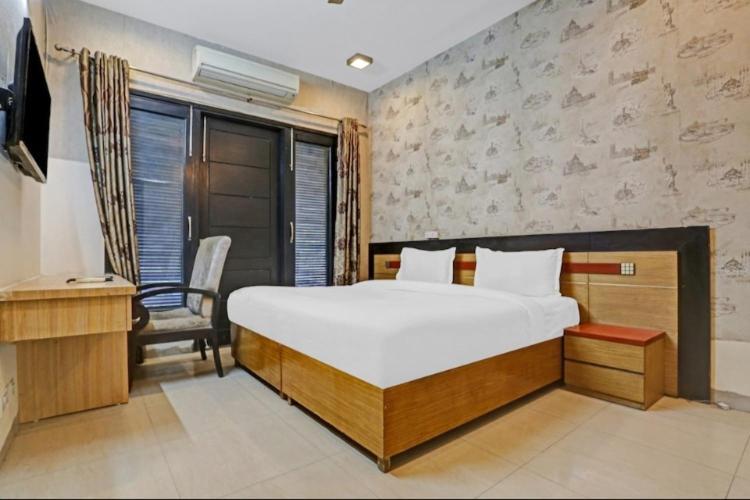 Bellmore Hotel