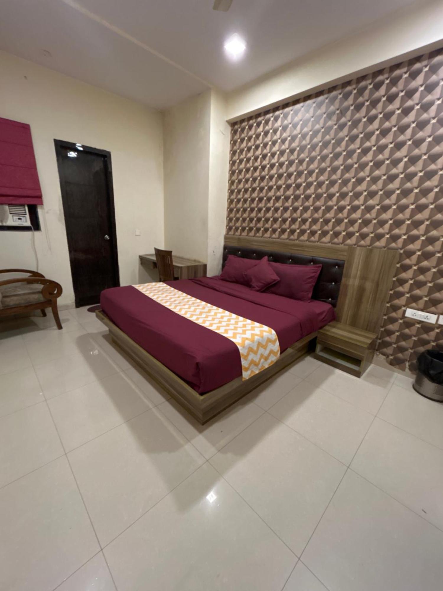 Bellmore Hotel