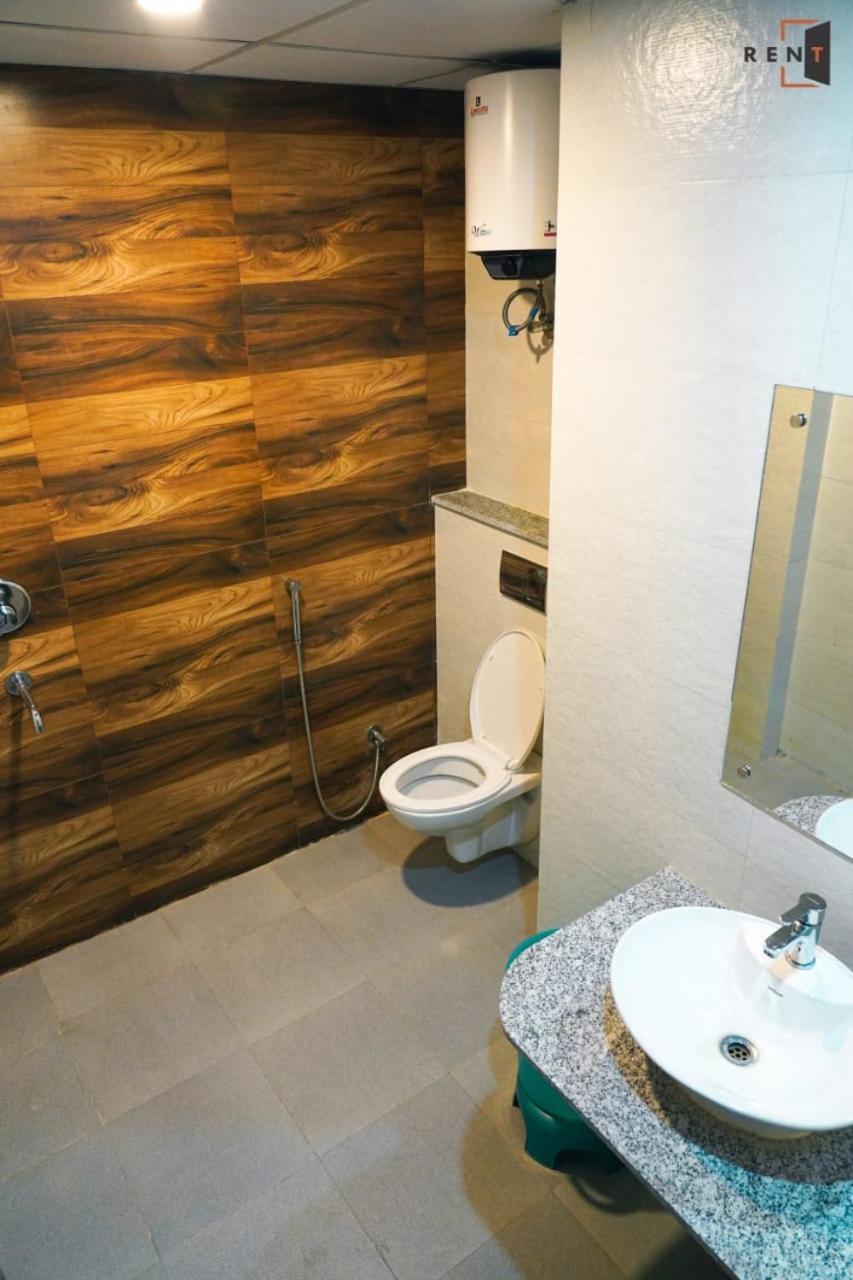 Rentdoor- Luxury Studio Service Sector -46