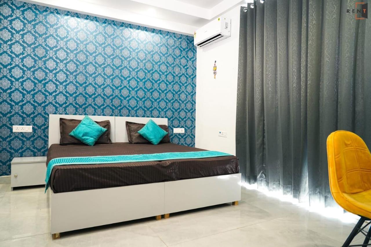 Rentdoor- Luxury Studio Service Sector -46 Bed & Breakfast *