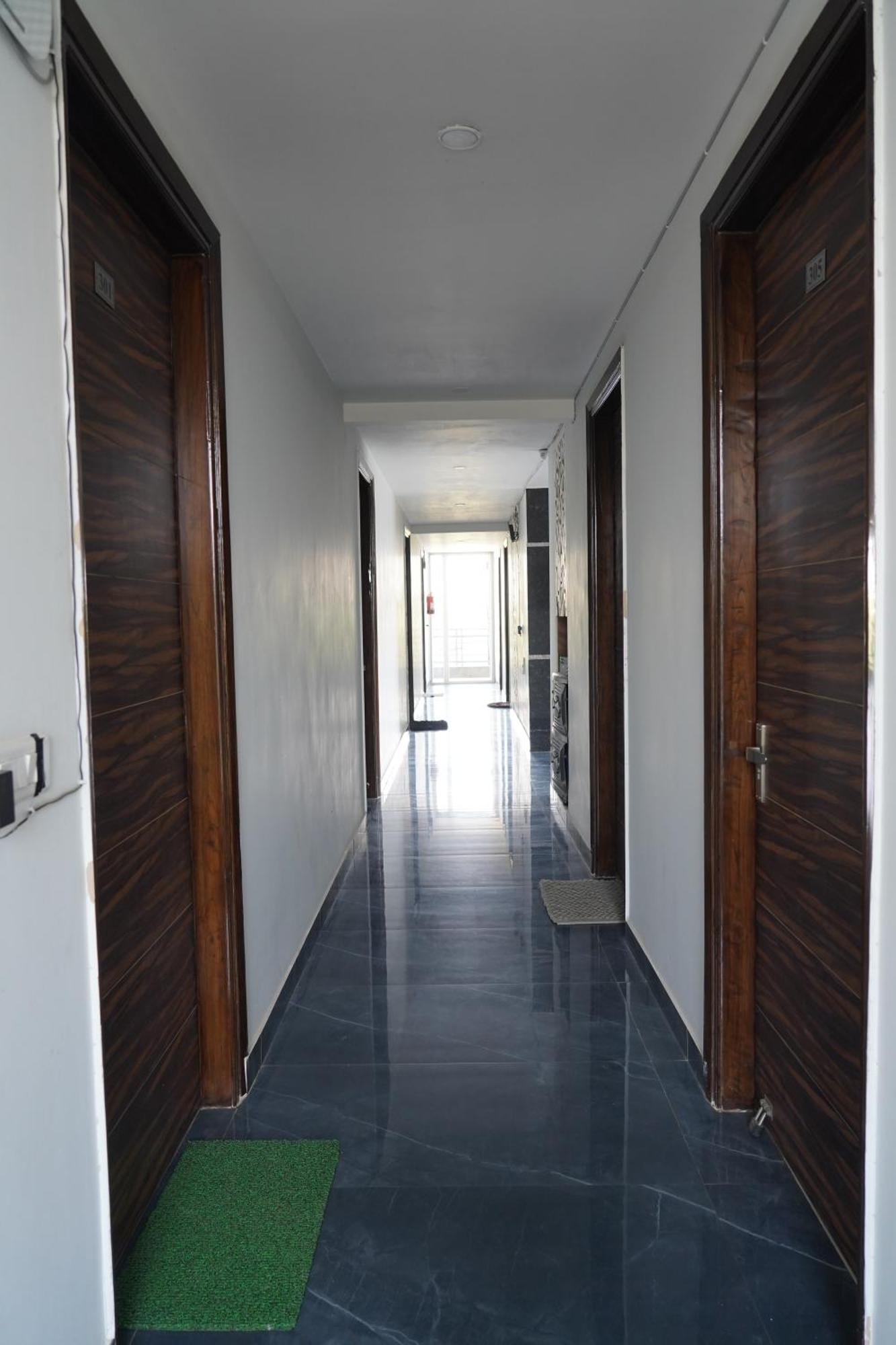 Rentdoor- Luxury Studio Service Sector -46 Bed & Breakfast *