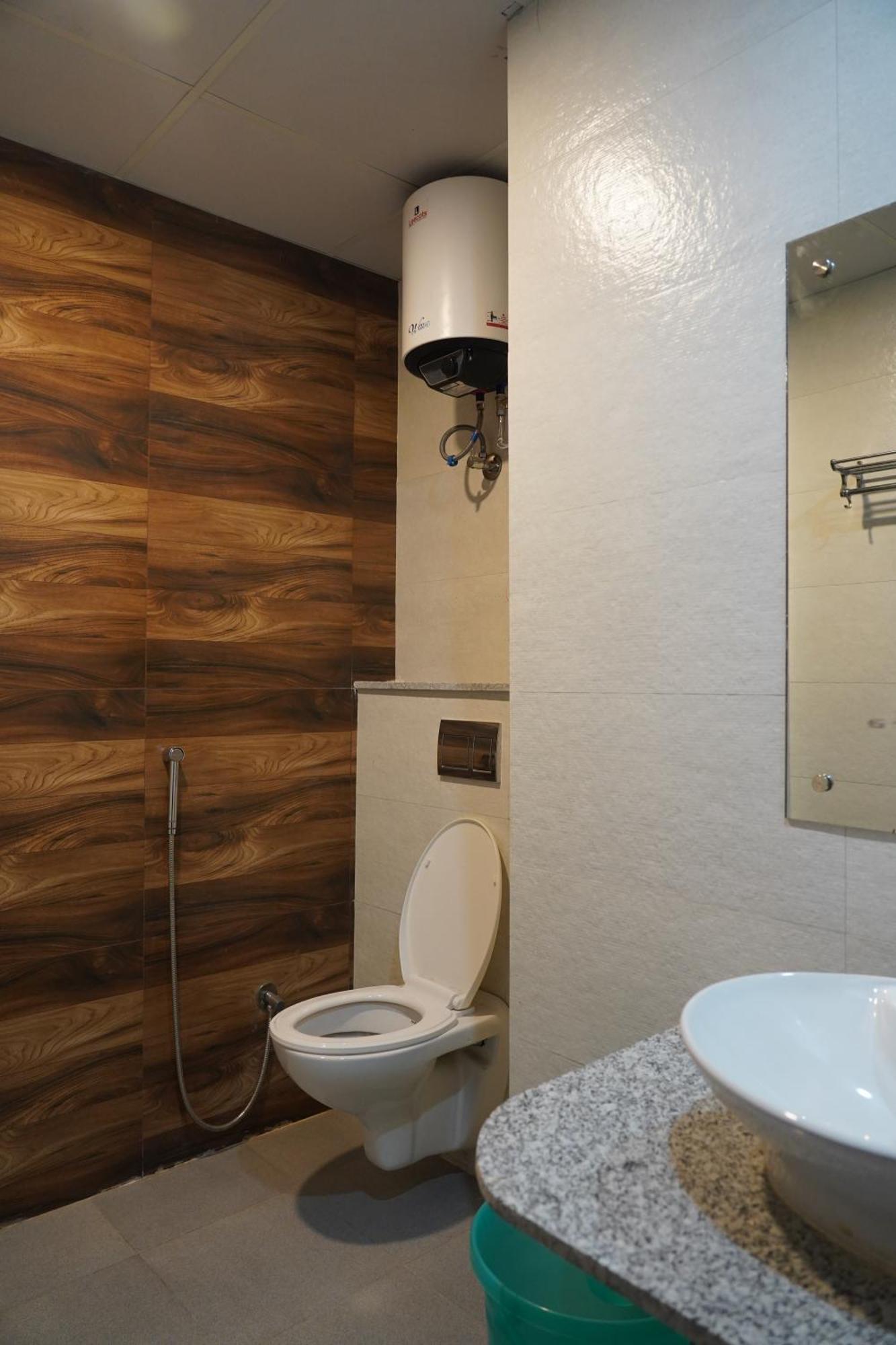 Rentdoor- Luxury Studio Service Sector -46 *