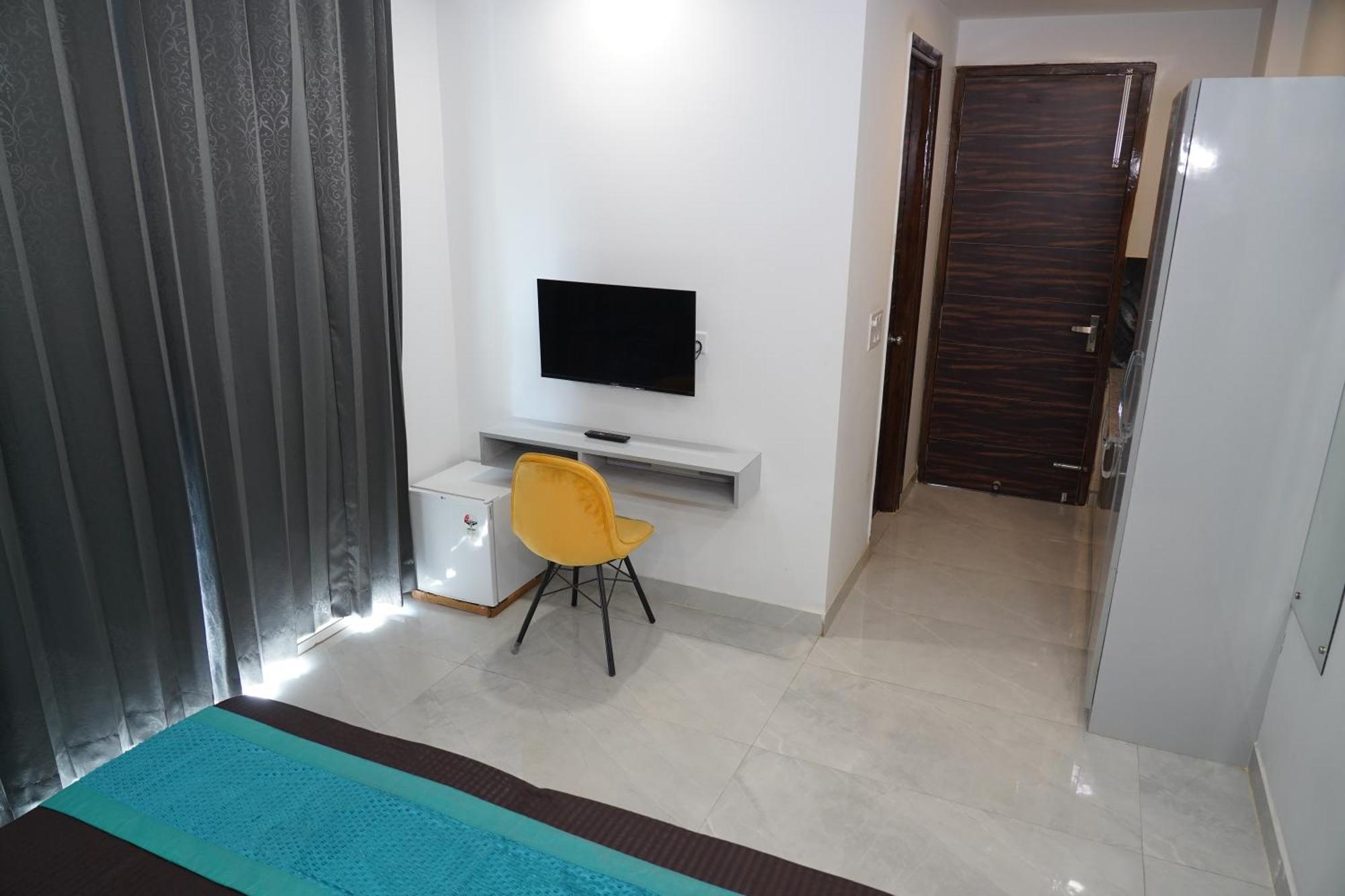 Rentdoor- Luxury Studio Service Sector -46
