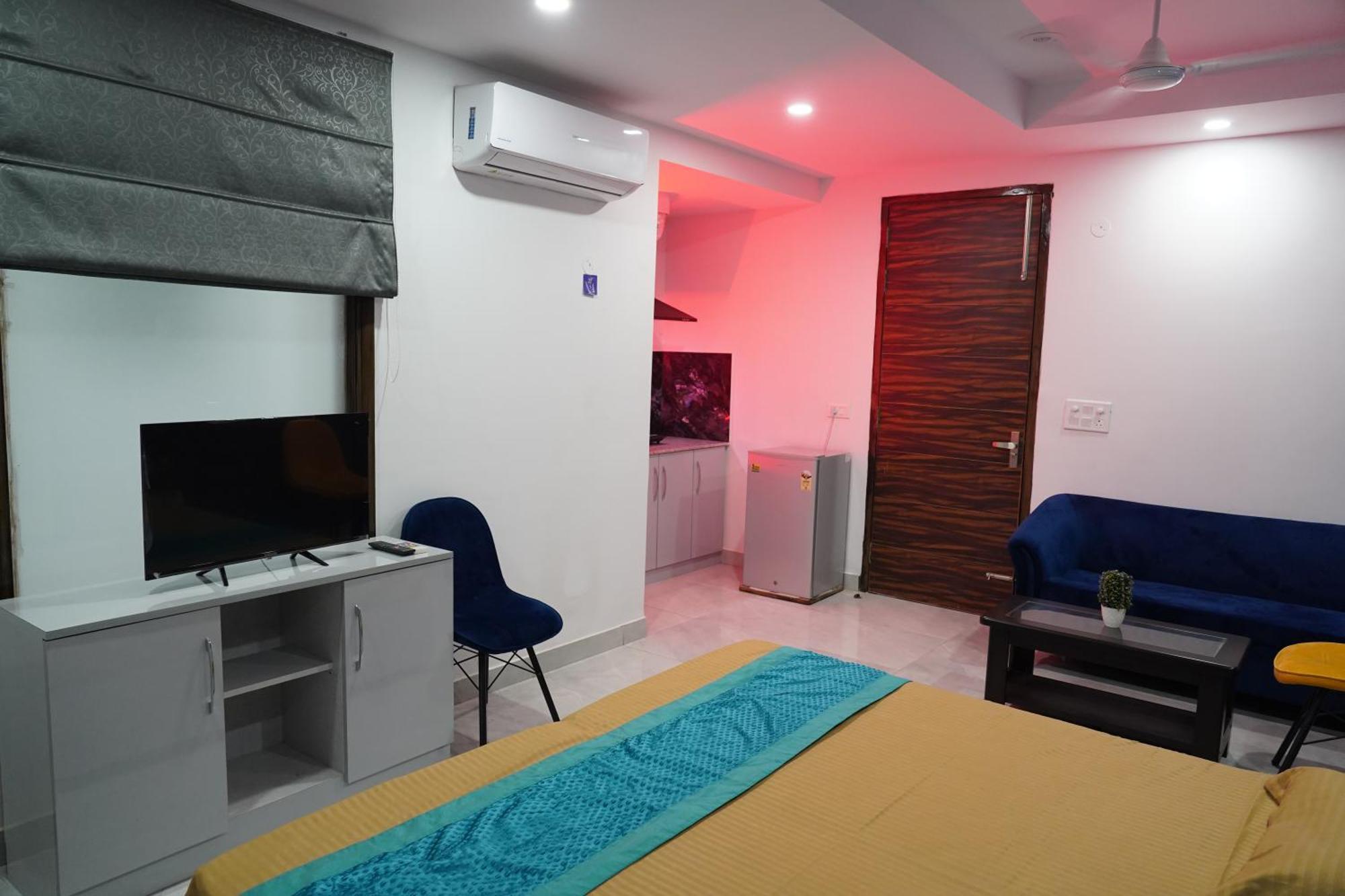 Rentdoor- Luxury Studio Service Sector -46 Bed & Breakfast *