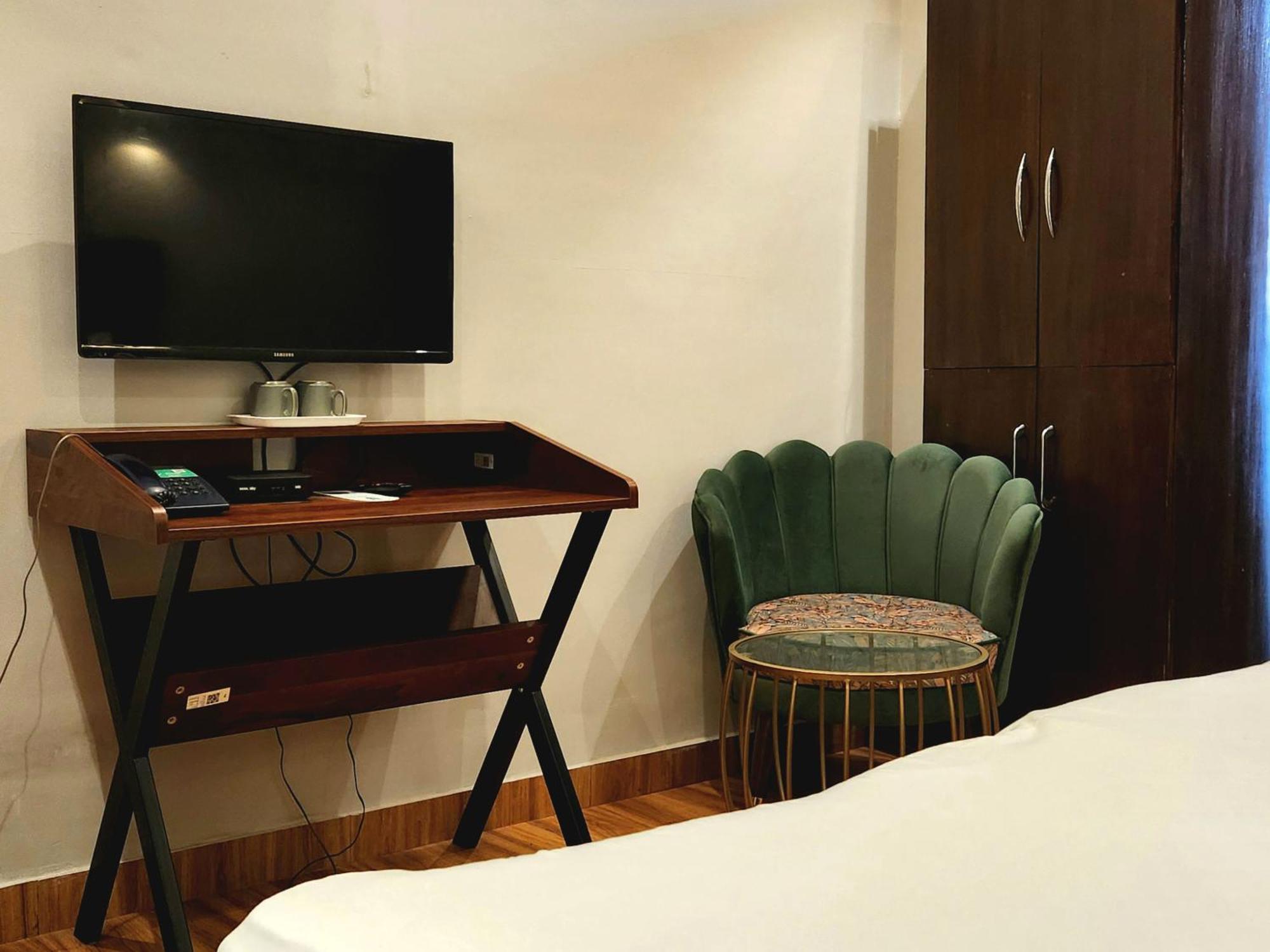 Premier - Golf Course Road ,gurgaon