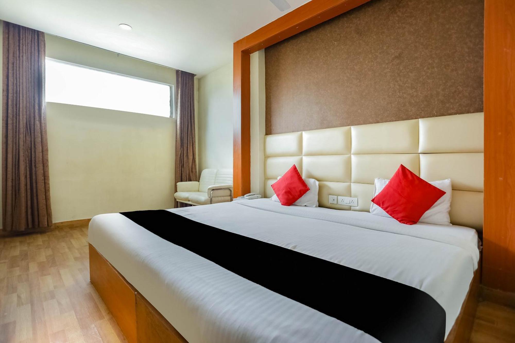 Hotel Collection O Comfort Residency Near Medanta Hospital Near Omaxe Celebration Mall Gurgaon