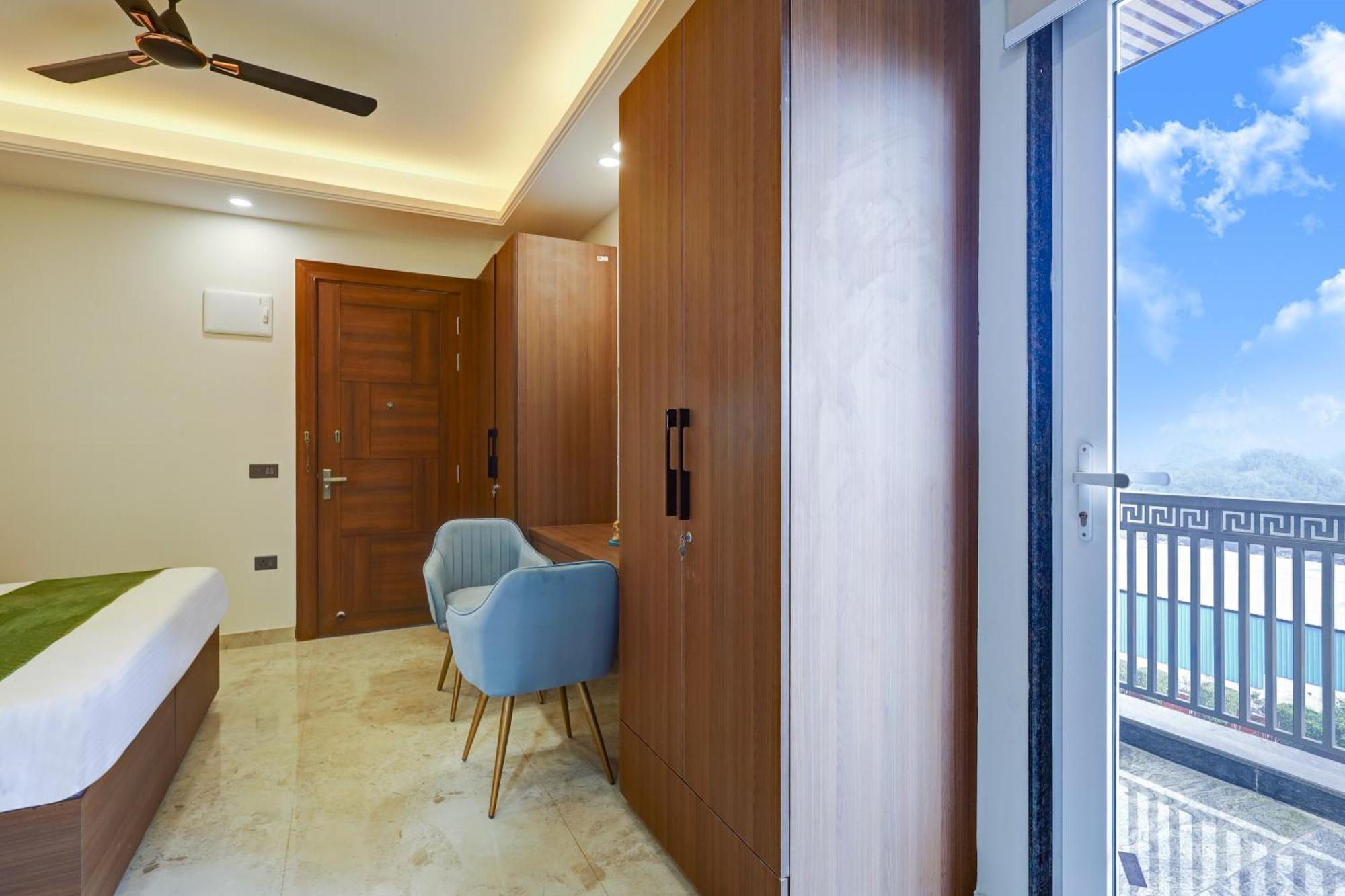 Limewood Premium - Near Sector 29