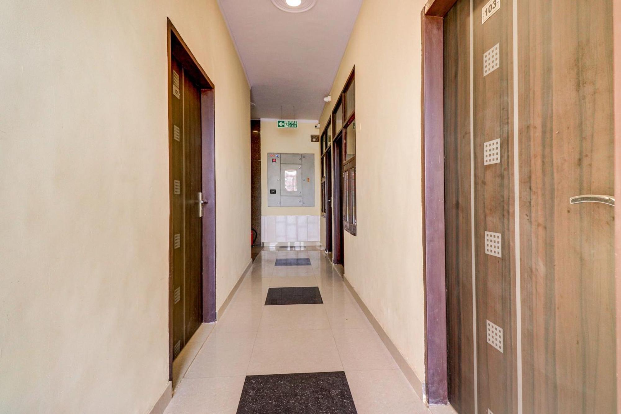 O Sapphire Near Omaxe Mall Hotel 4*