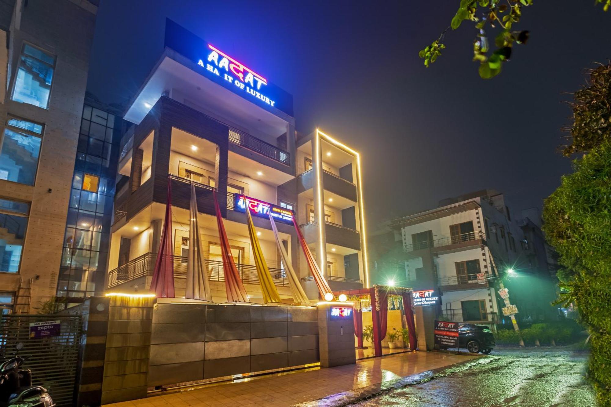 Hotel Aadat Subhash Chowk 3*