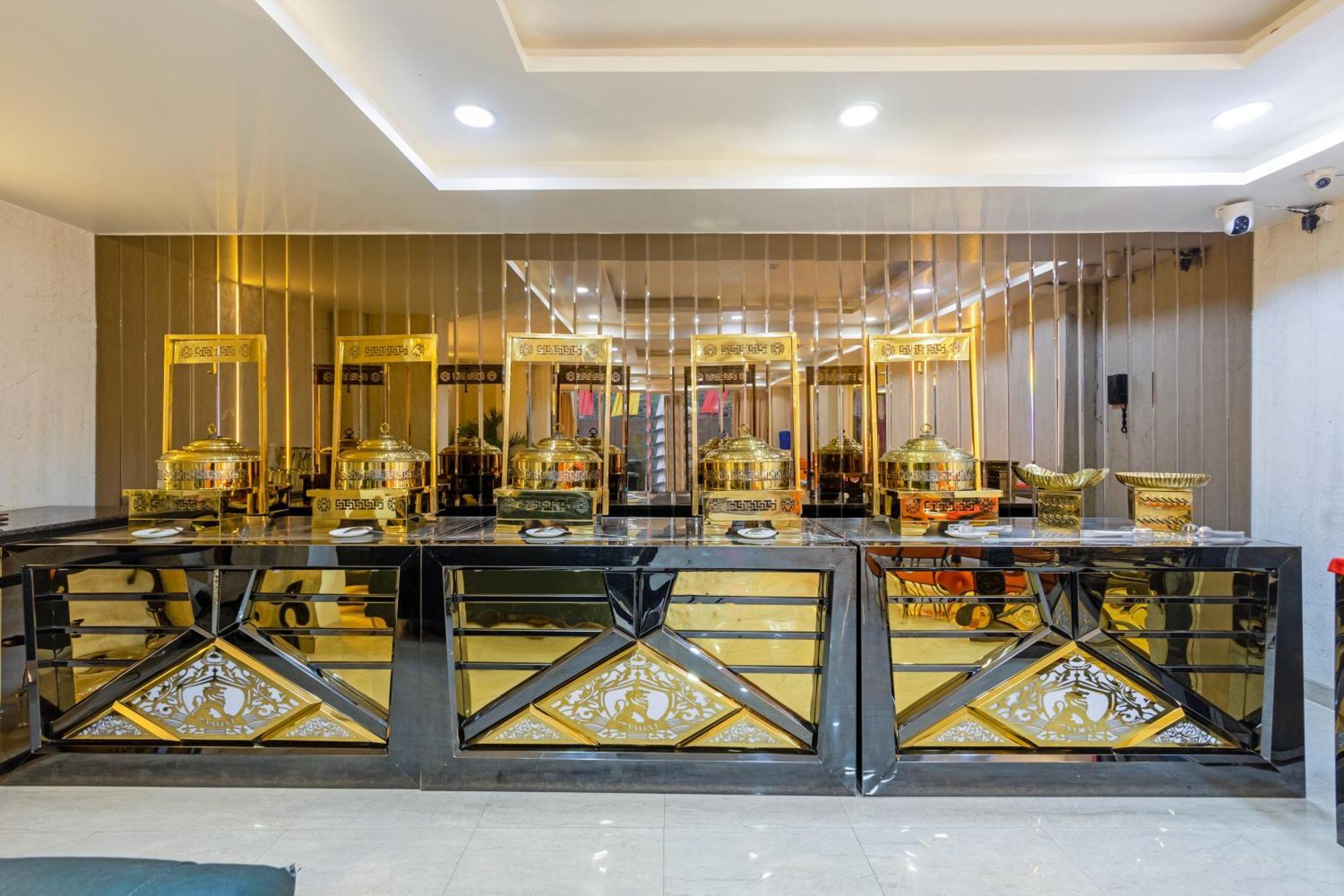 Hotel Aadat Subhash Chowk Gurgaon