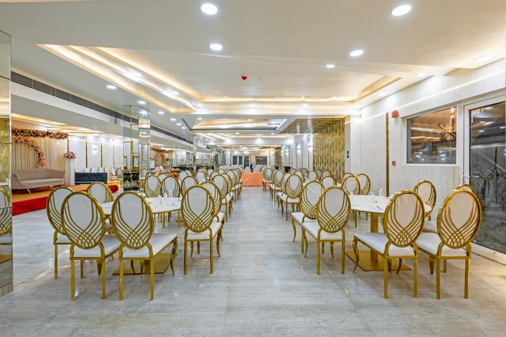 Aadat Subhash Chowk