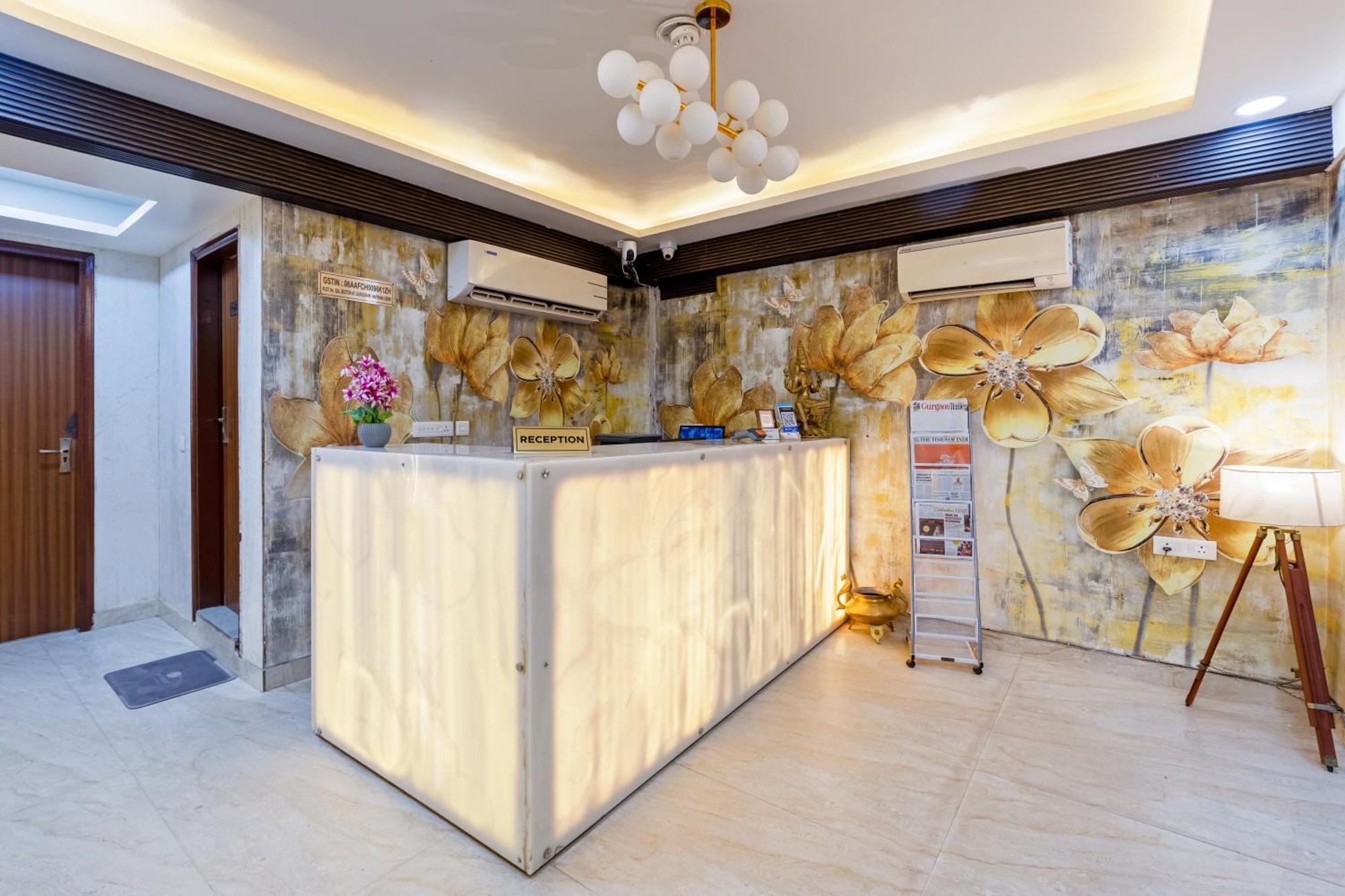 Hotel Aadat Subhash Chowk 3*