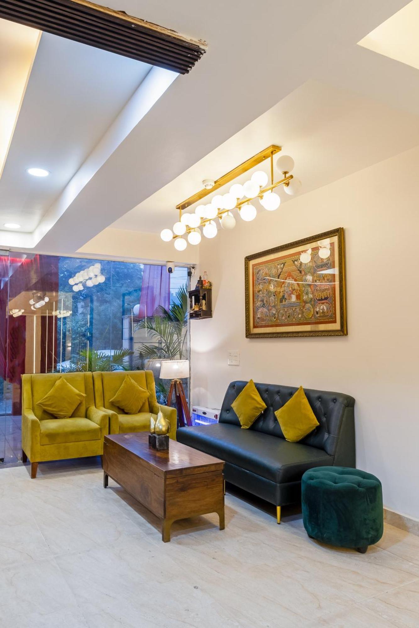 Aadat Subhash Chowk Hotel 3*