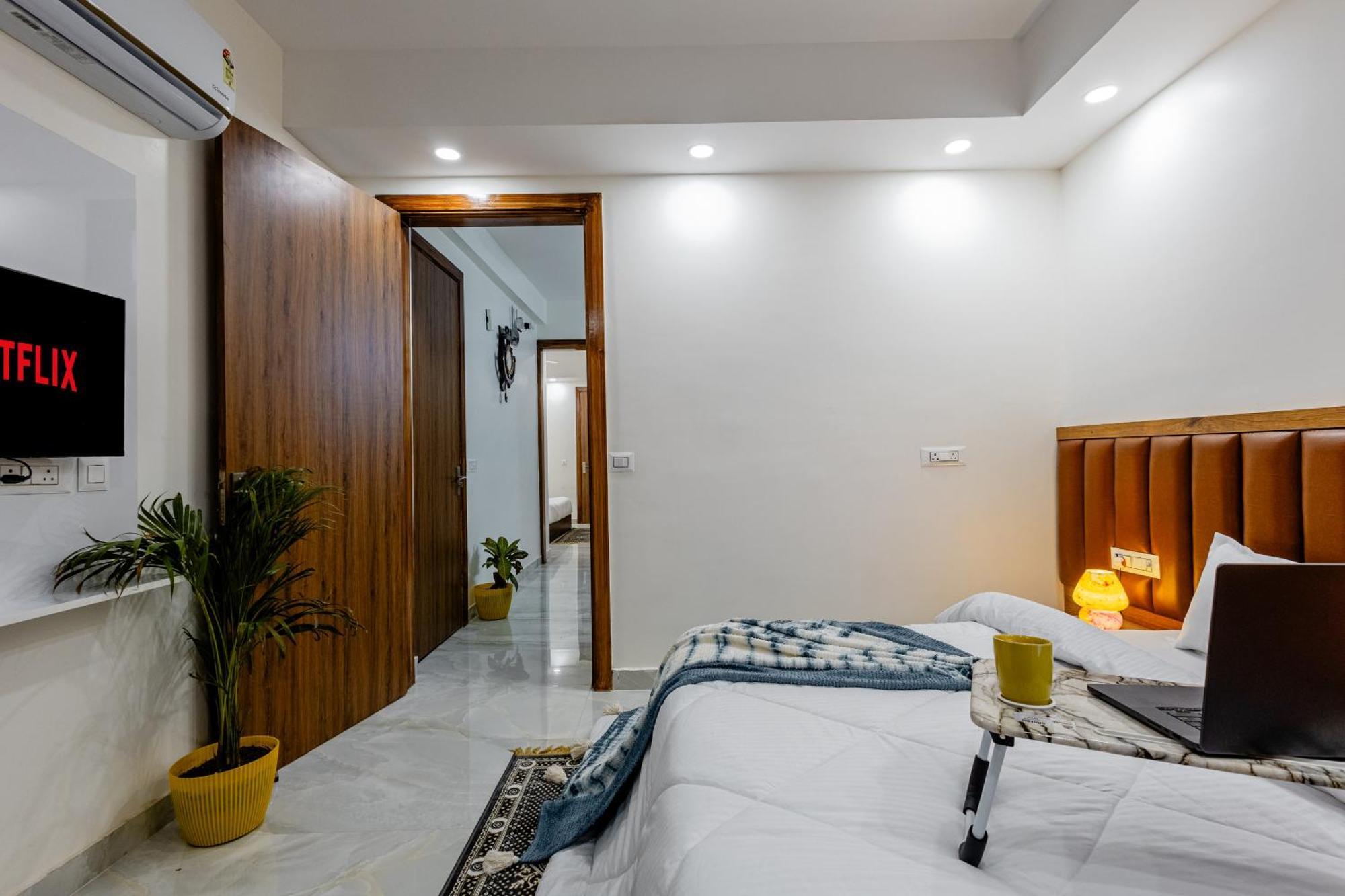 Lime Tree Luxury 2bhk Serviced Near Artemis Hospital * Gurgaon
