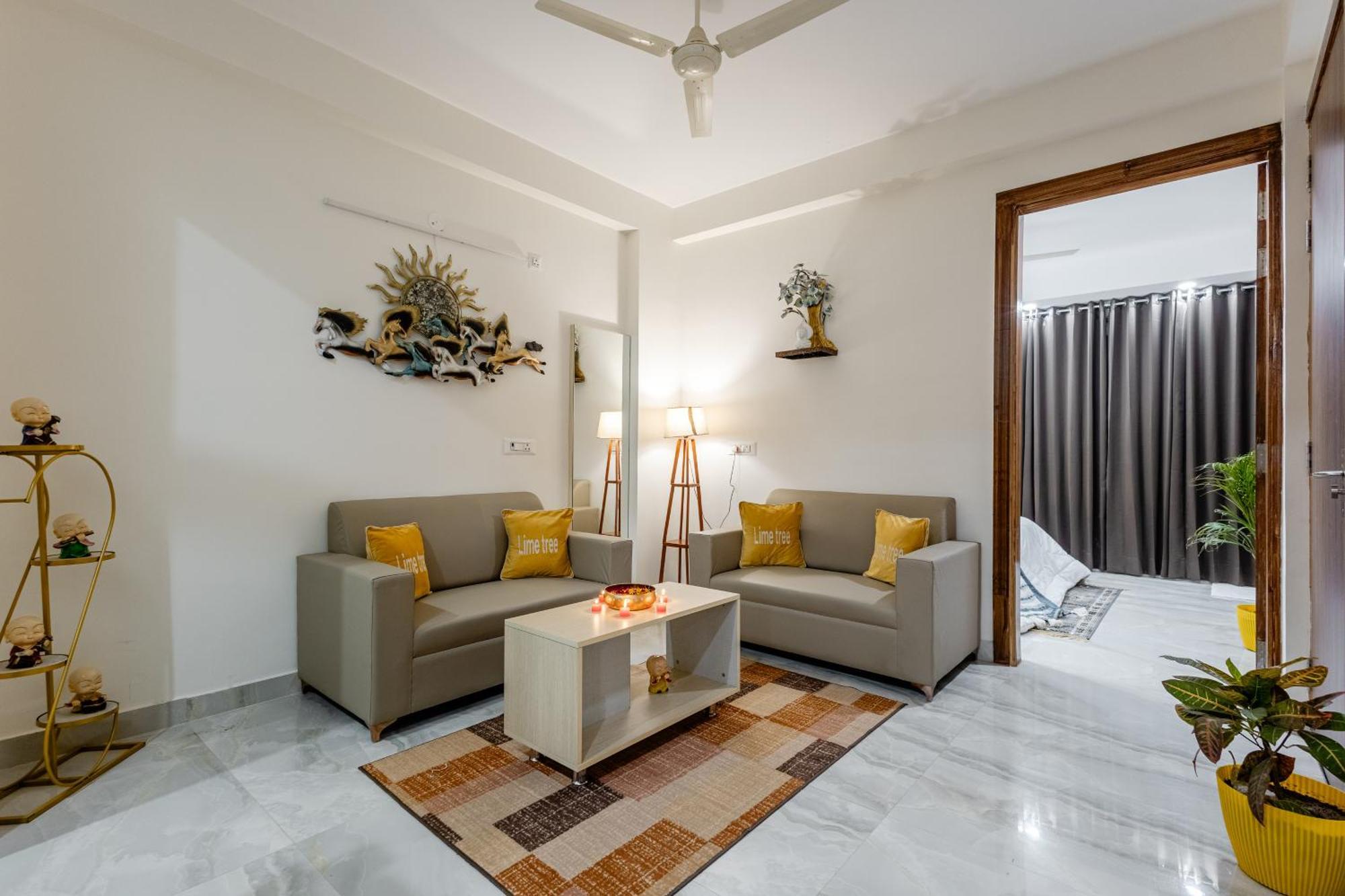 Lime Tree Luxury 2bhk Serviced Near Artemis Hospital