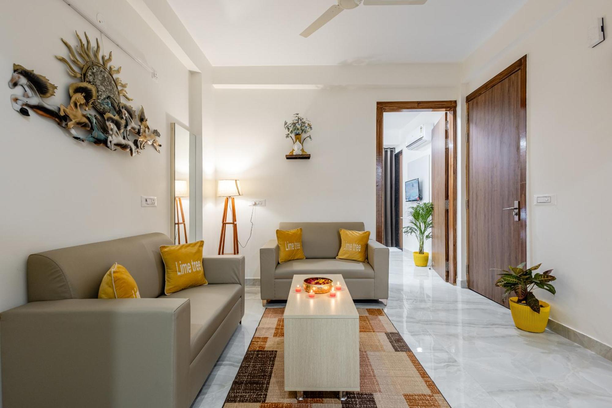 Lime Tree Luxury 2bhk Serviced Near Artemis Hospital Apartment *