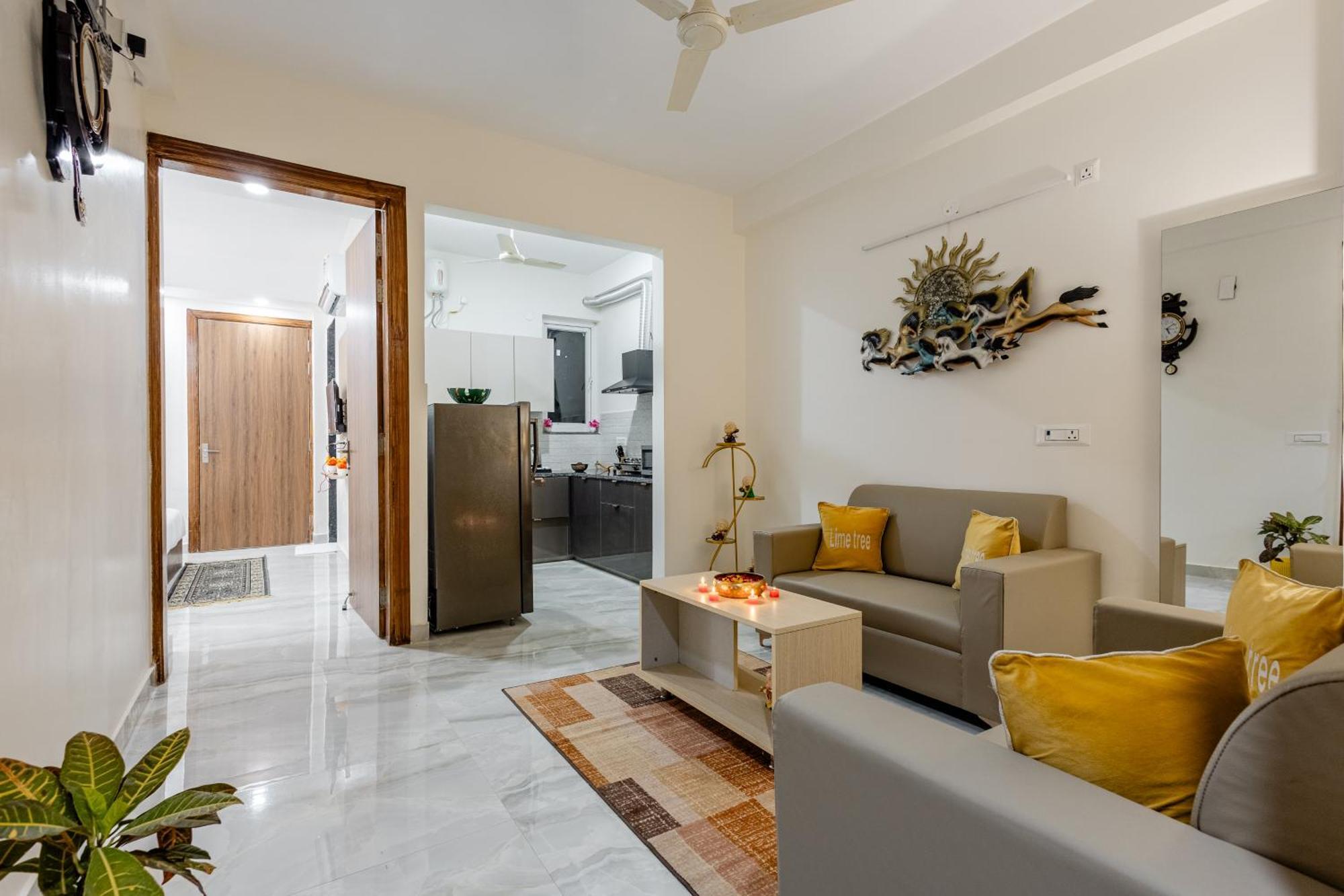 Lime Tree Luxury 2bhk Serviced Near Artemis Hospital *