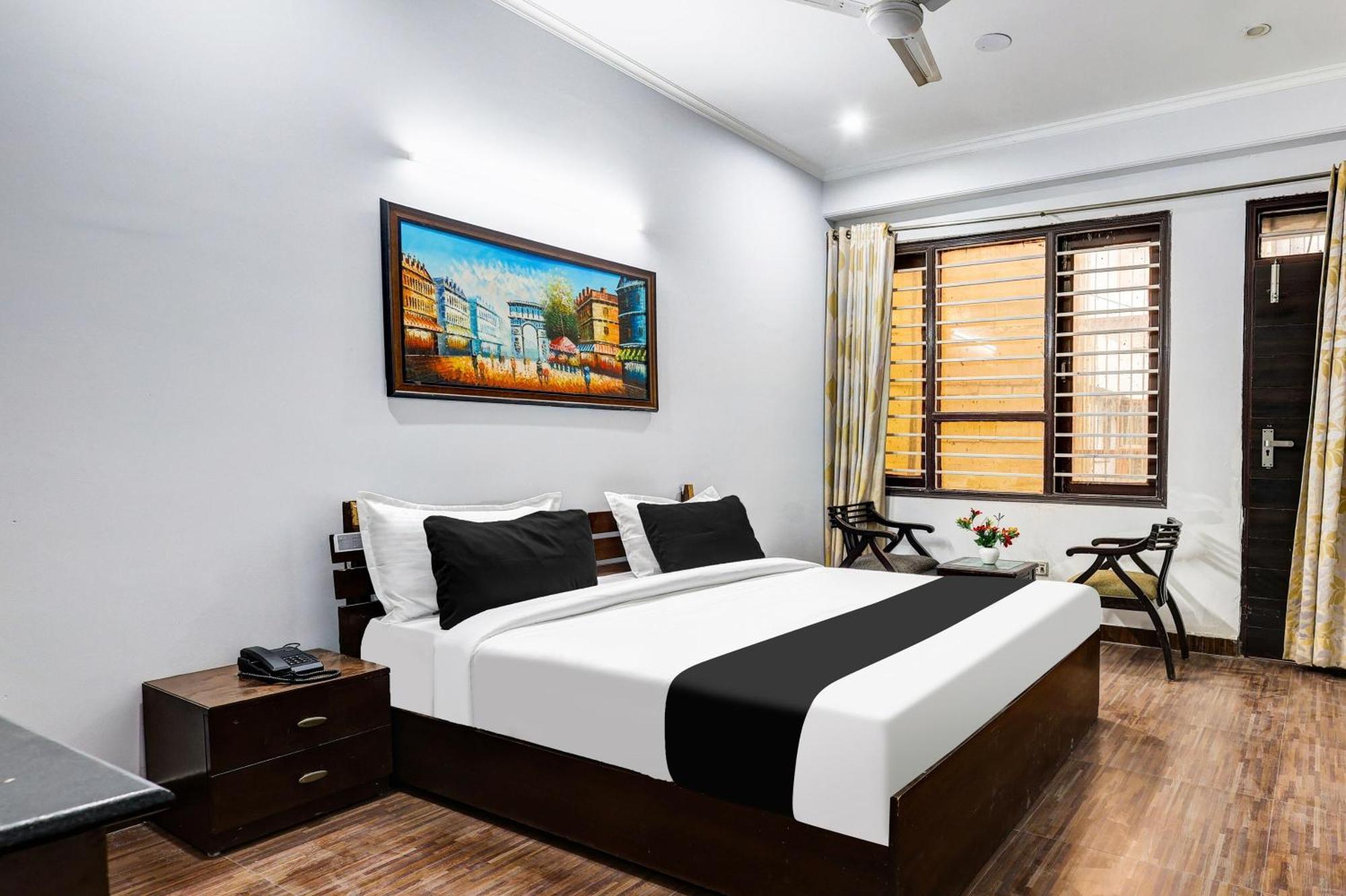 Hotel Super Townhouse Sector 38 Near Medanta 3*