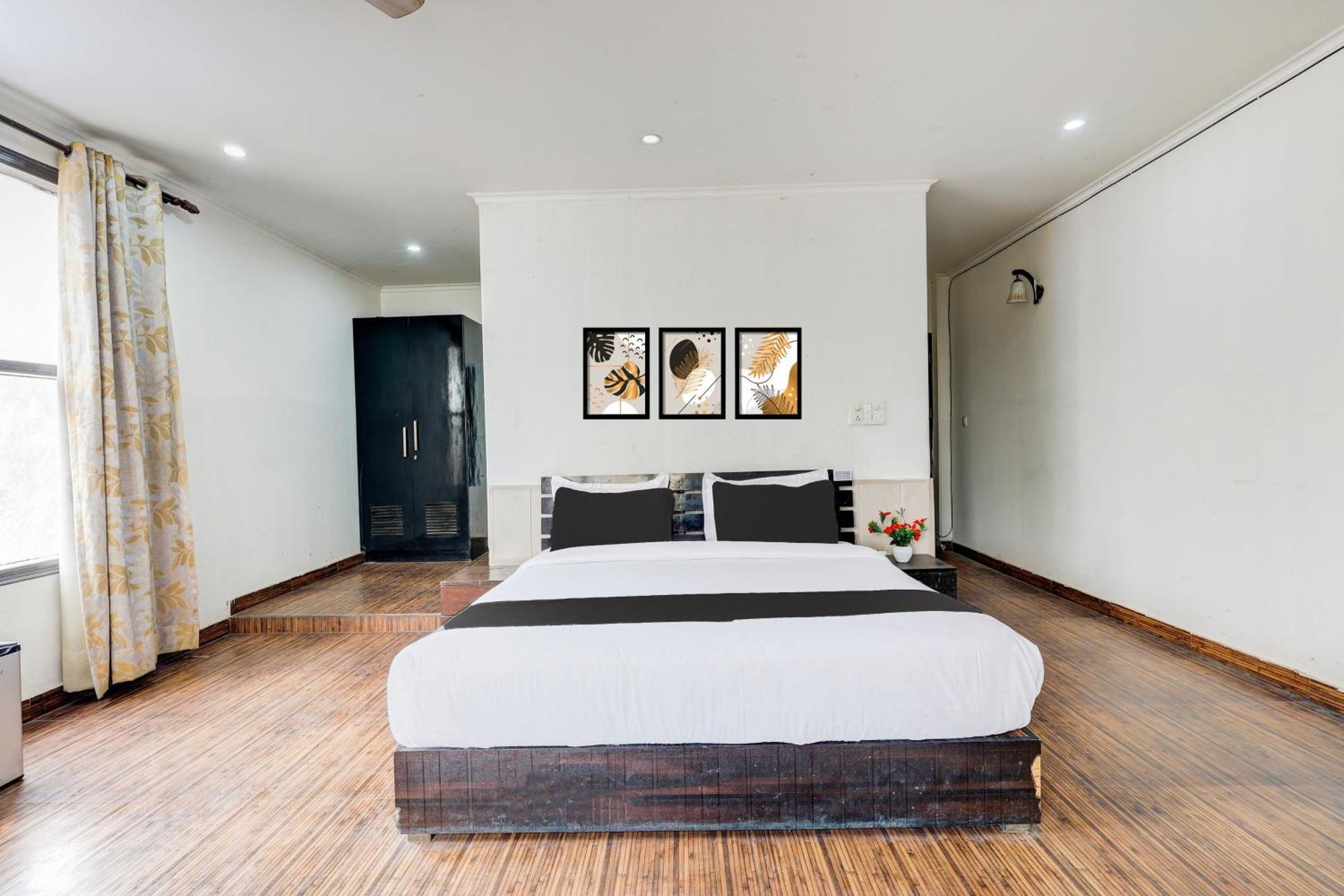 Super Townhouse Sector 38 Near Medanta 3*