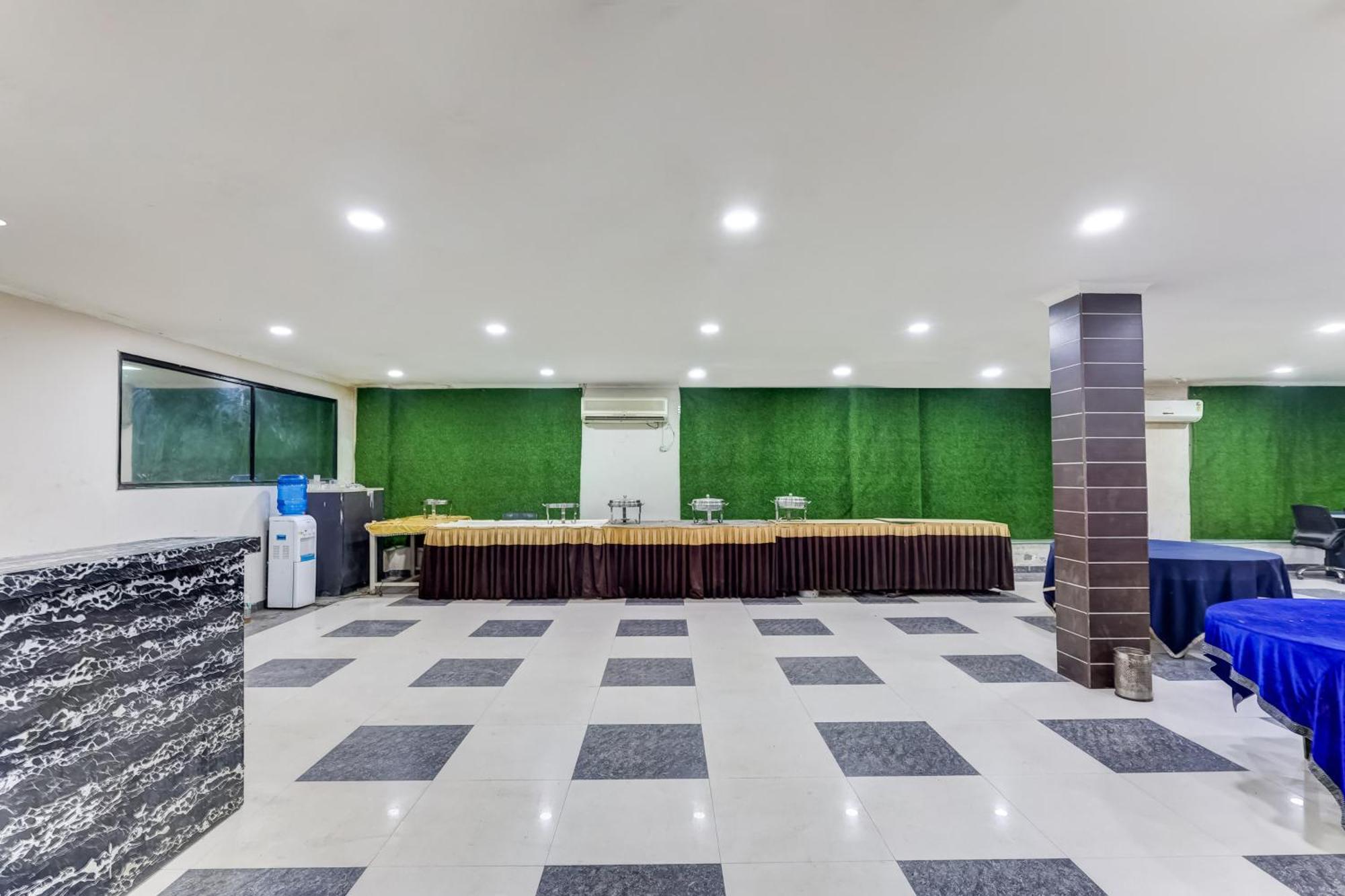Super Townhouse Sector 38 Near Medanta
